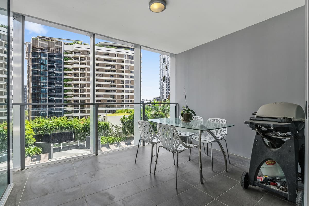 607/30 Festival Place, Newstead, Newstead — photo 1 of 5