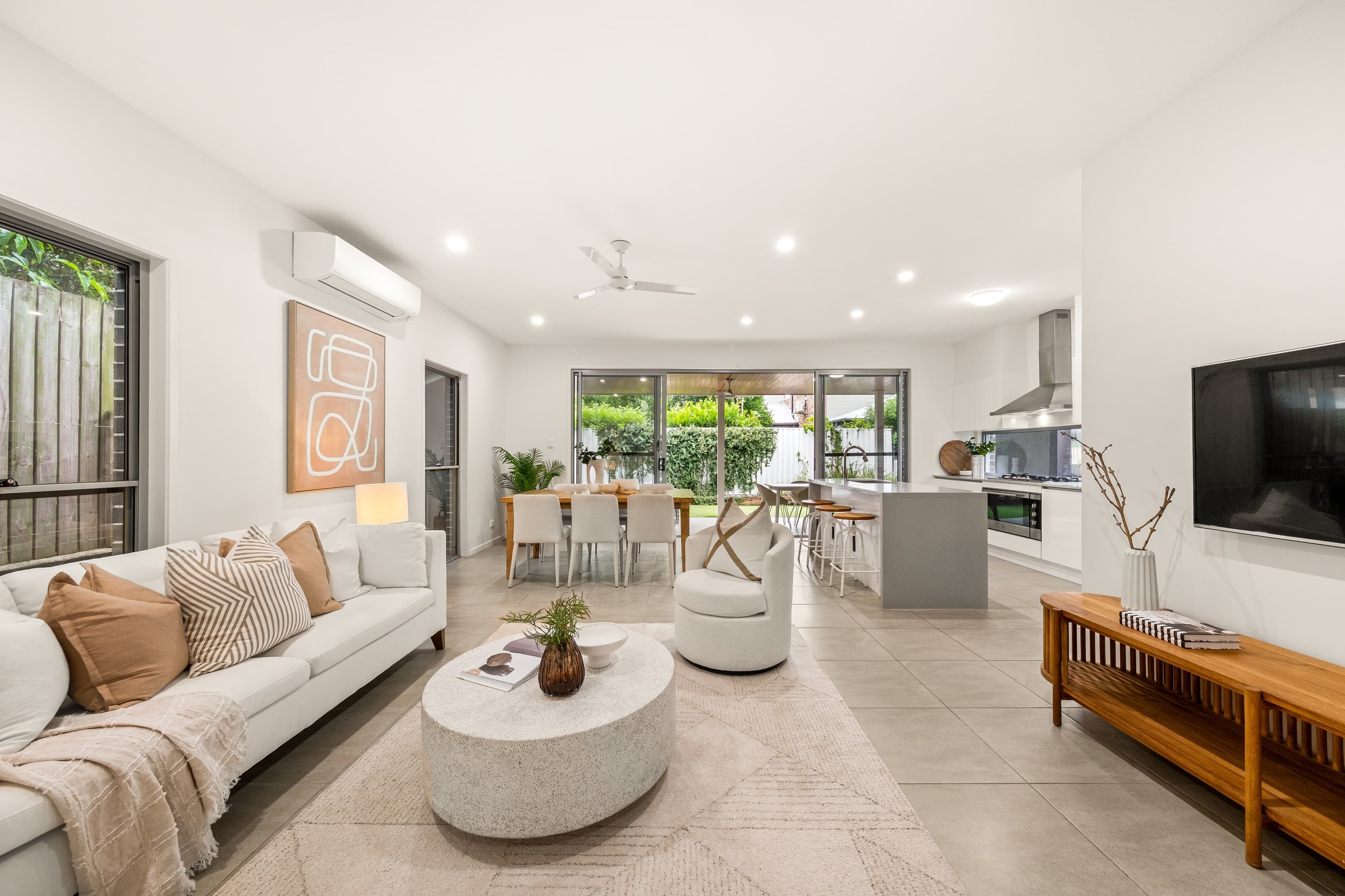 34 Willmington Street, Wooloowin, Wooloowin — photo 1 of 5