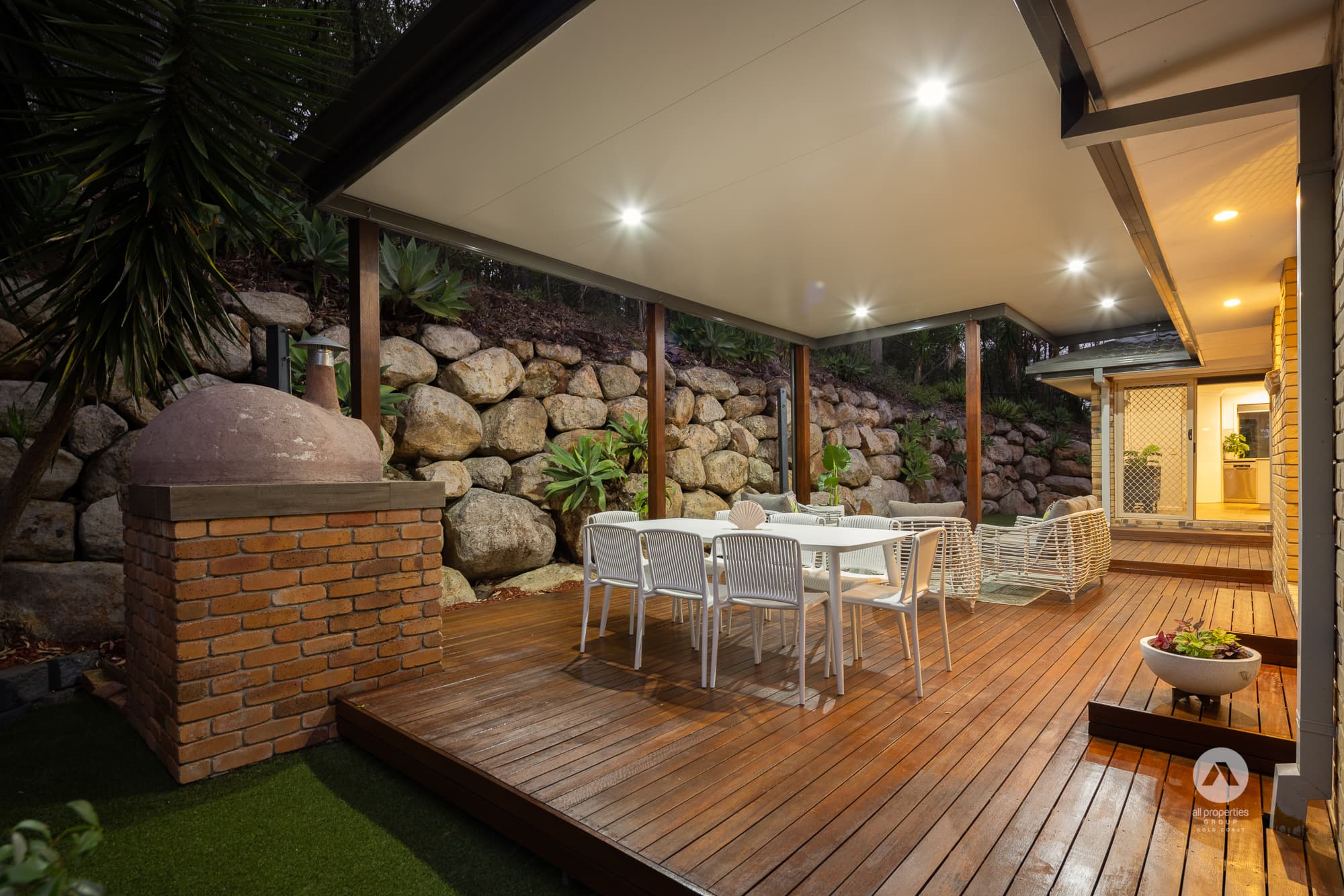 7 Jane Lane, Oxenford — photo 1 of 5