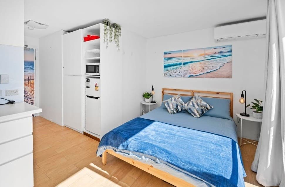 73/19 Orchid Avenue, Surfers Paradise - Image 1