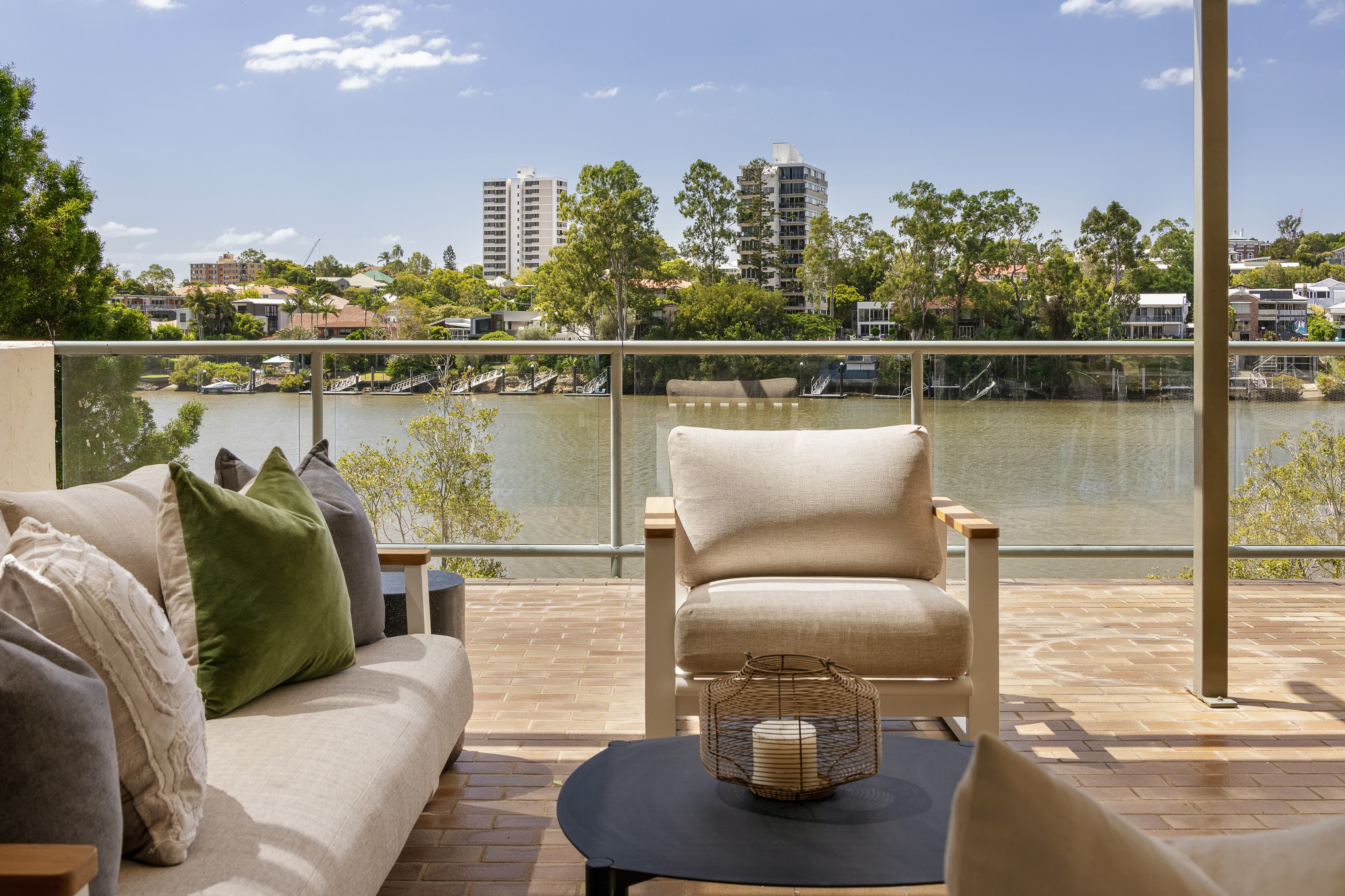 2/164 Macquarie Street, St Lucia, St Lucia — photo 1 of 5