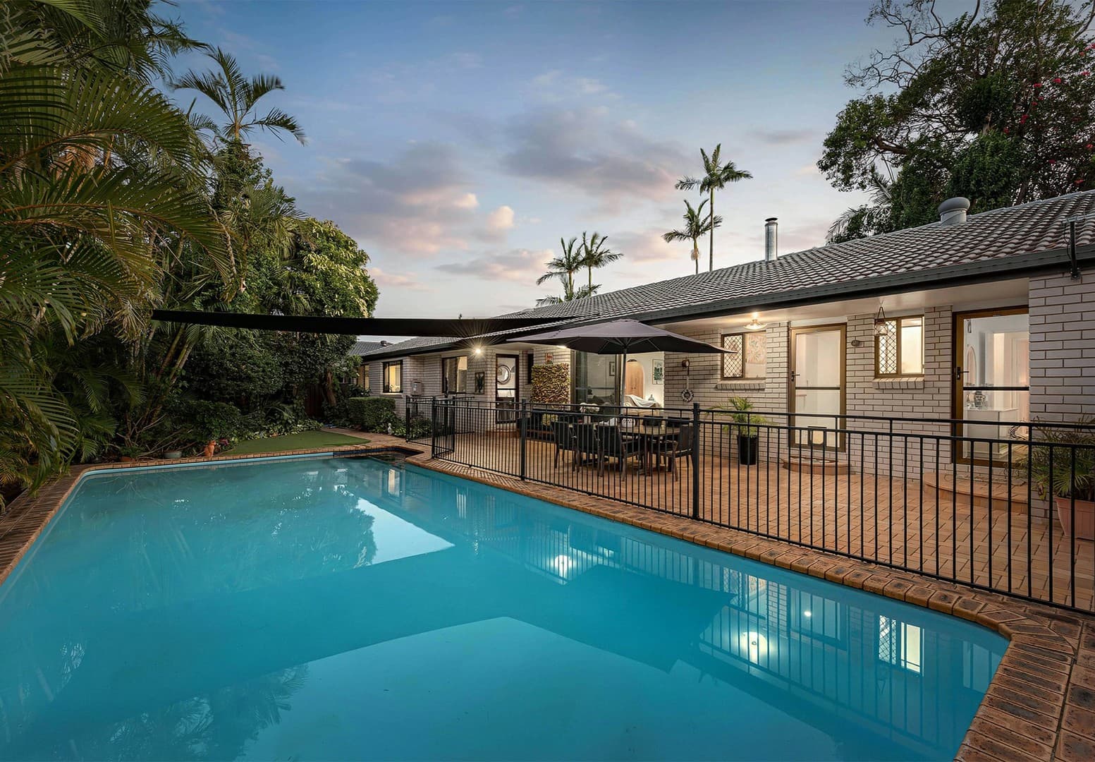 5 Hewton Court, Wishart, Wishart — photo 1 of 5