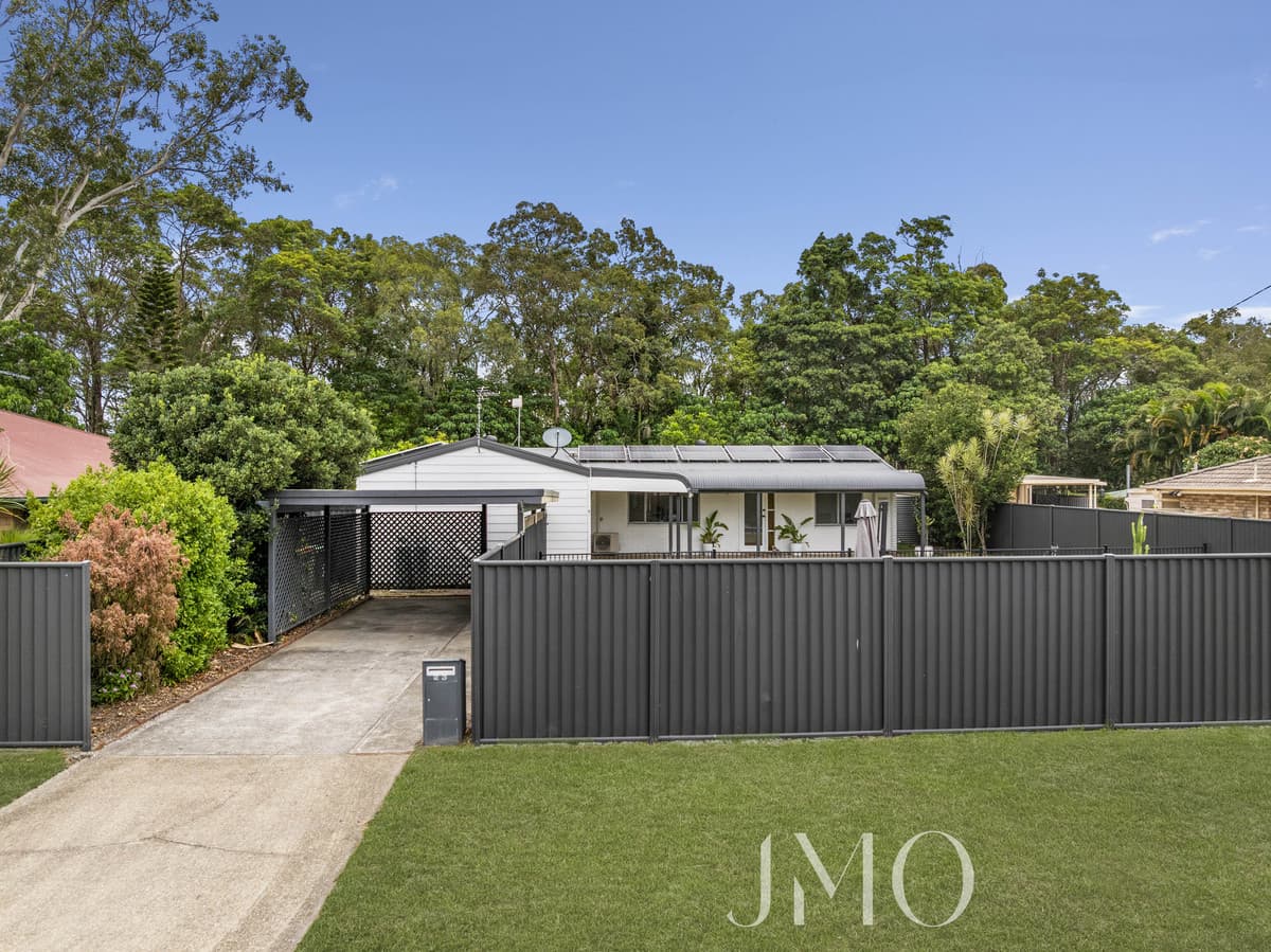 23 Pine Street, Jacobs Well - Image 1