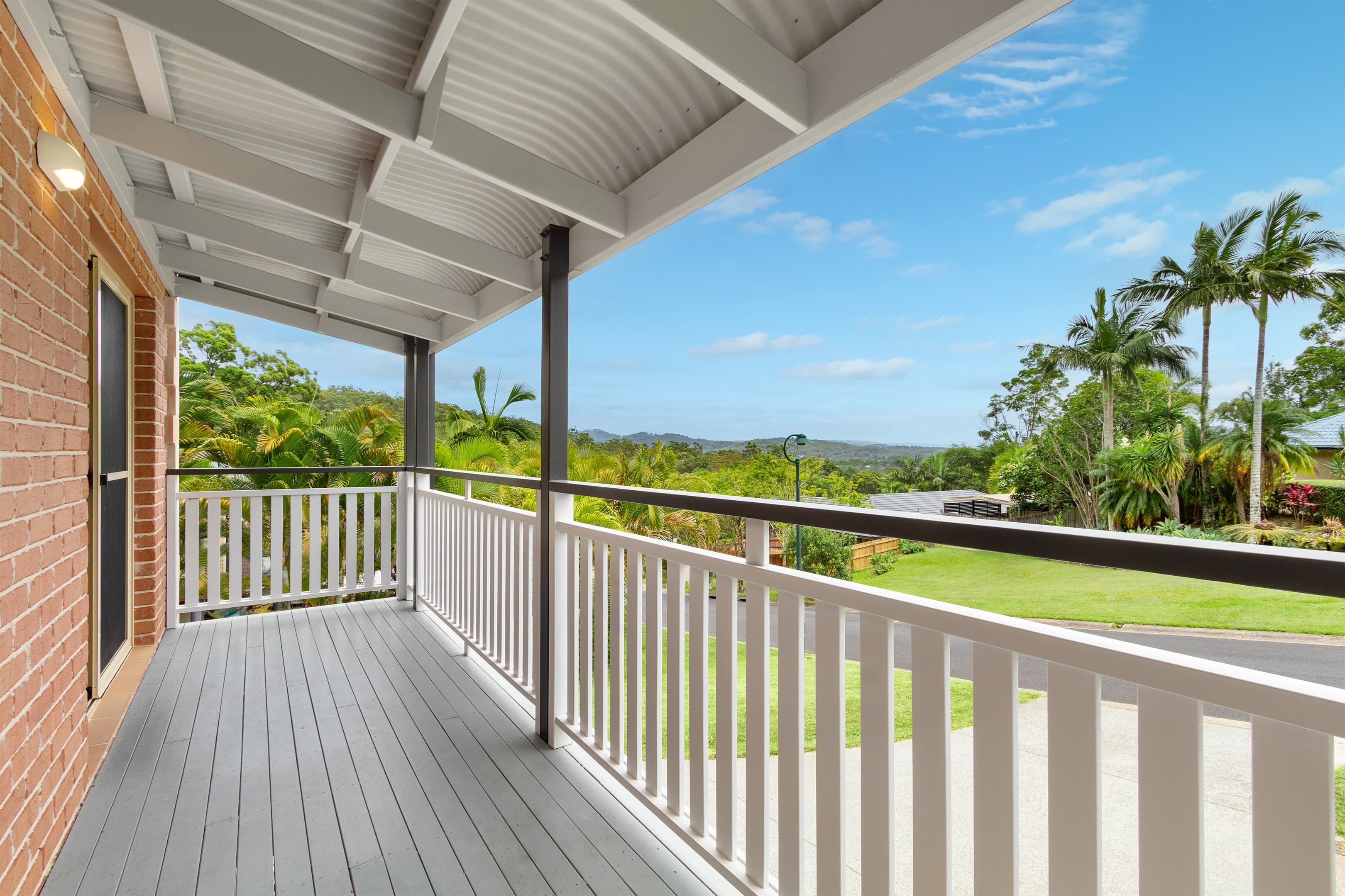 26 Forest Drive, Elanora, Elanora — photo 1 of 5