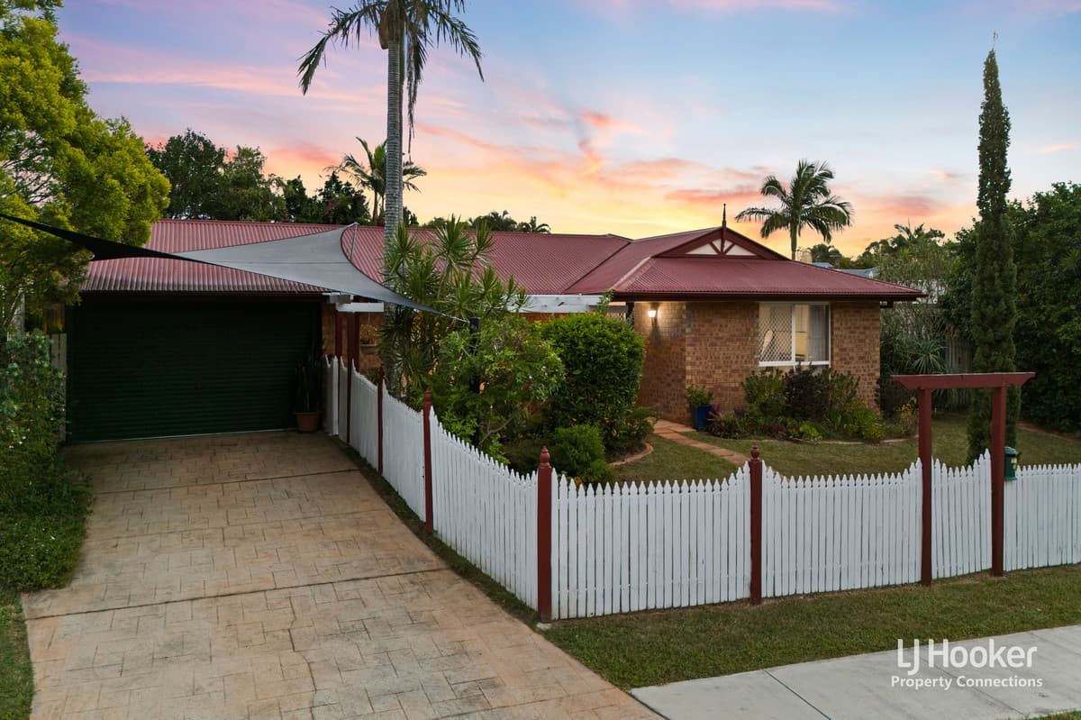 27 Flinders Way, Albany Creek, Albany Creek — photo 1 of 5