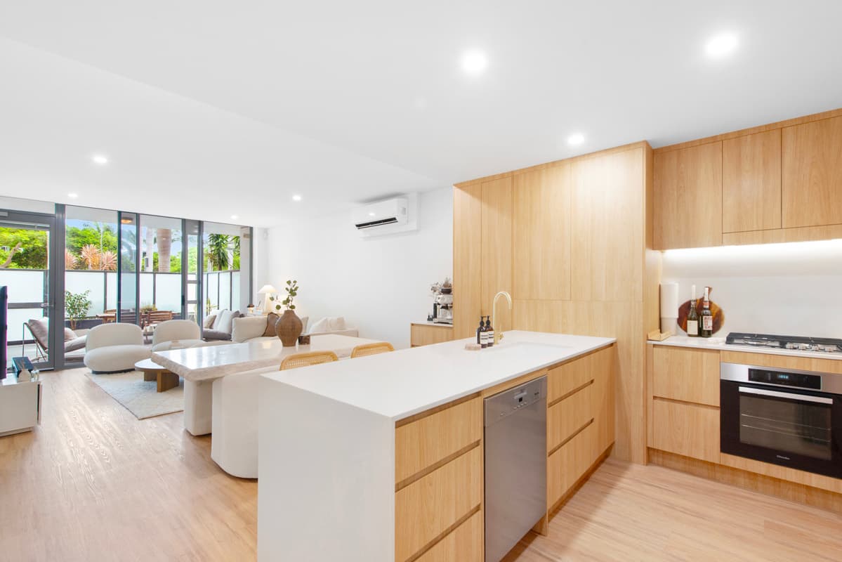 201/3 Como Crescent, Southport, Southport — photo 1 of 5