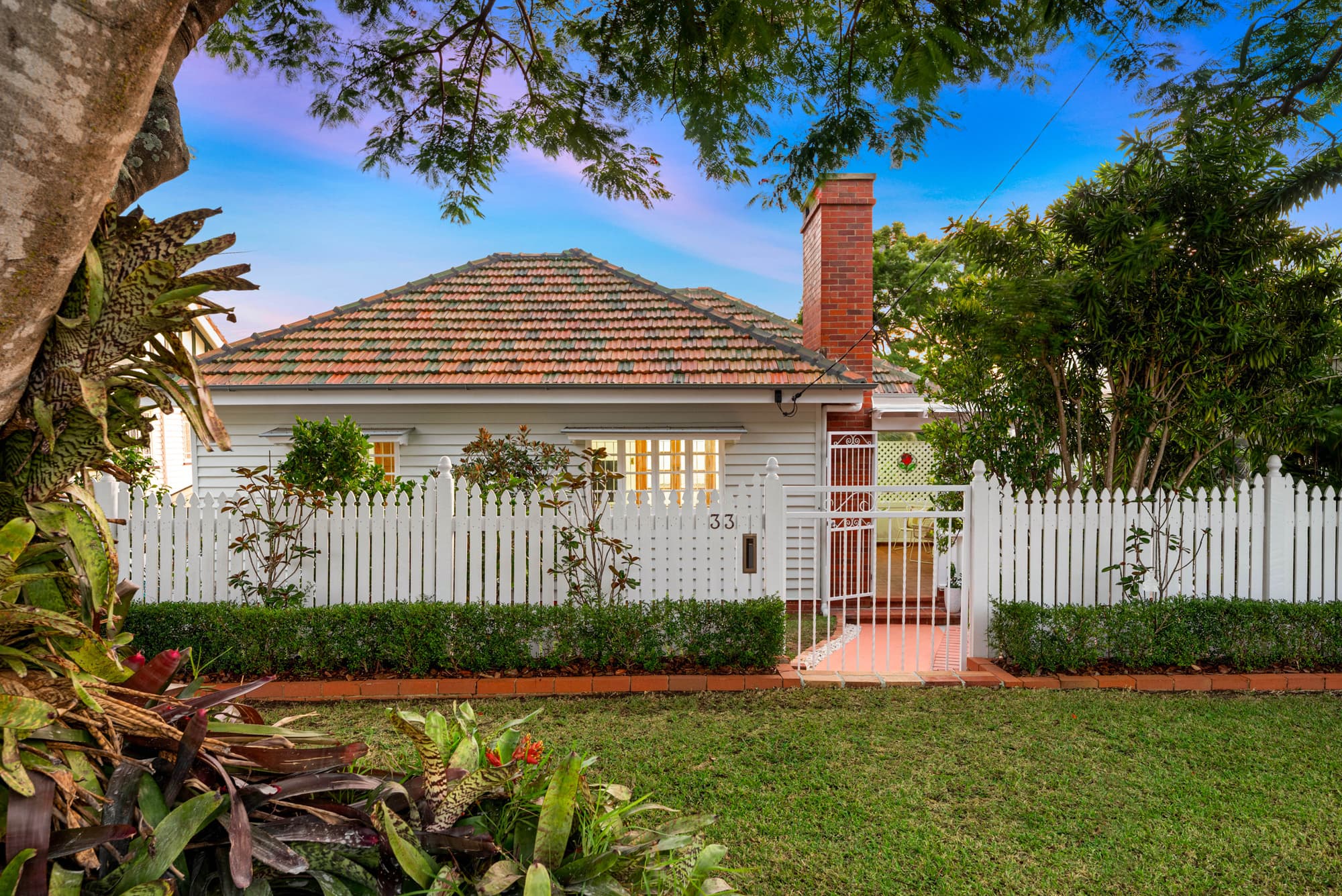 33 Percival Terrace, Holland Park, Holland Park — photo 1 of 6