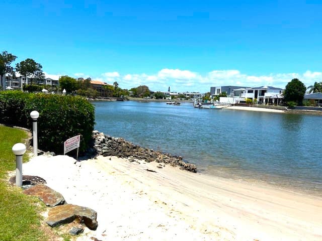 10/26 Back Street, Biggera Waters, Biggera Waters — photo 1 of 5