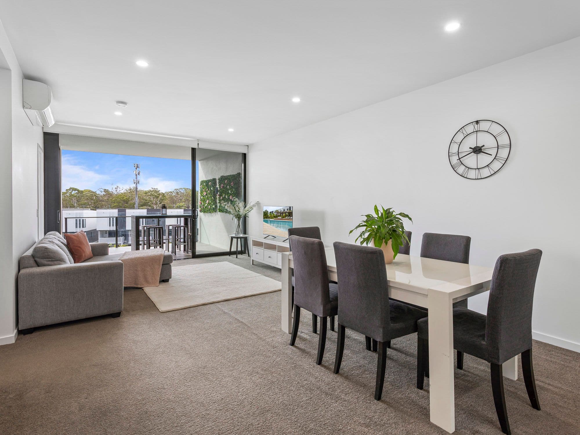 235/43 Rochat Avenue, Banyo - Image 1