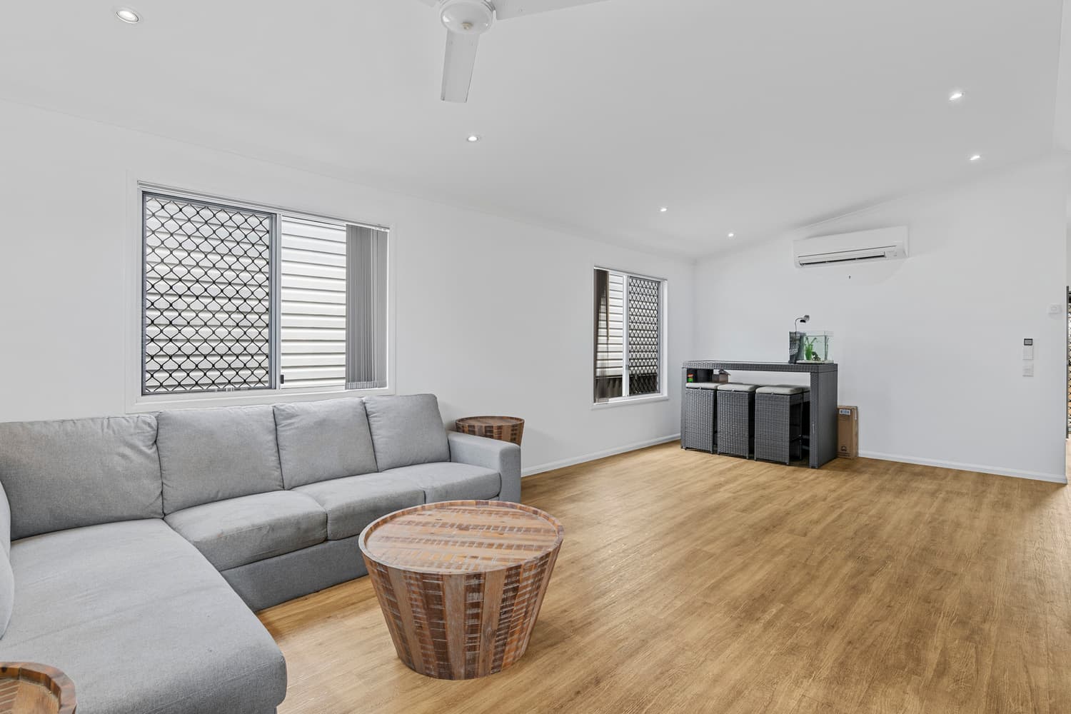 18/2 Koplick Road, Chambers Flat - Image 1