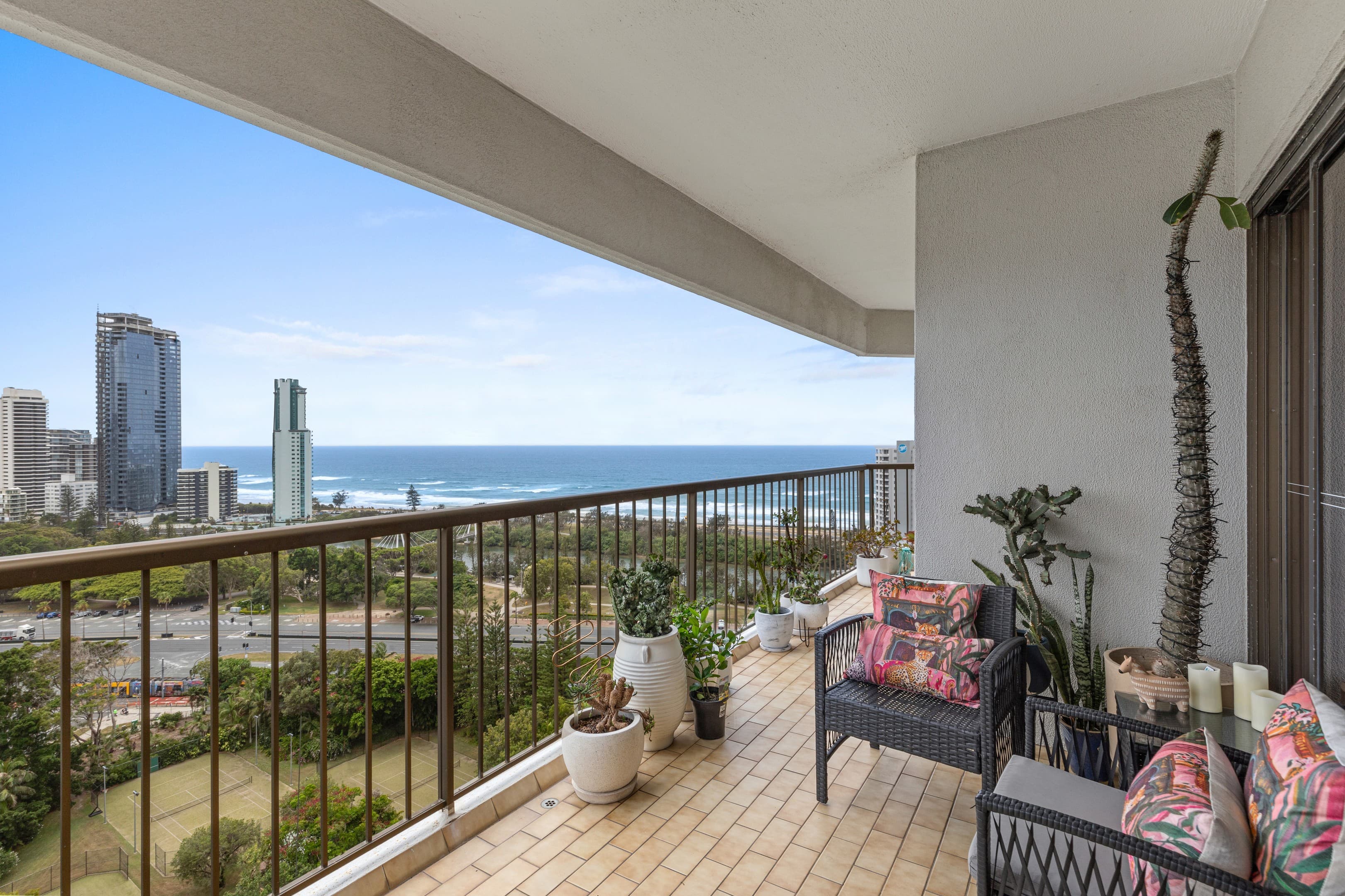 99/8 Admiralty Drive, Surfers Paradise, Surfers Paradise — photo 1 of 7