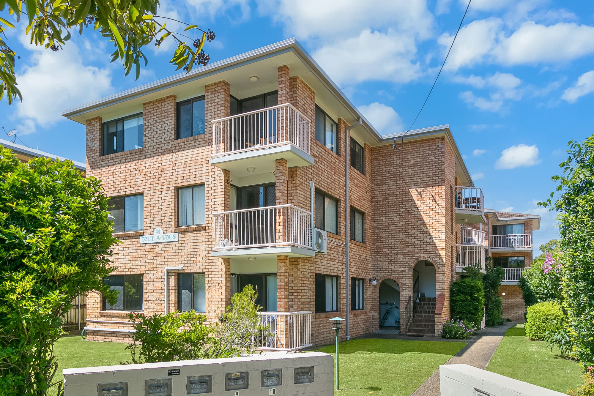 4/44 Coolangatta Road, Coolangatta, Coolangatta — photo 1 of 5