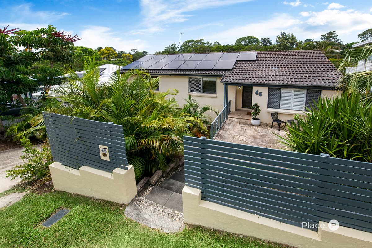 45 Banbury Street, Carina, Carina — photo 1 of 5
