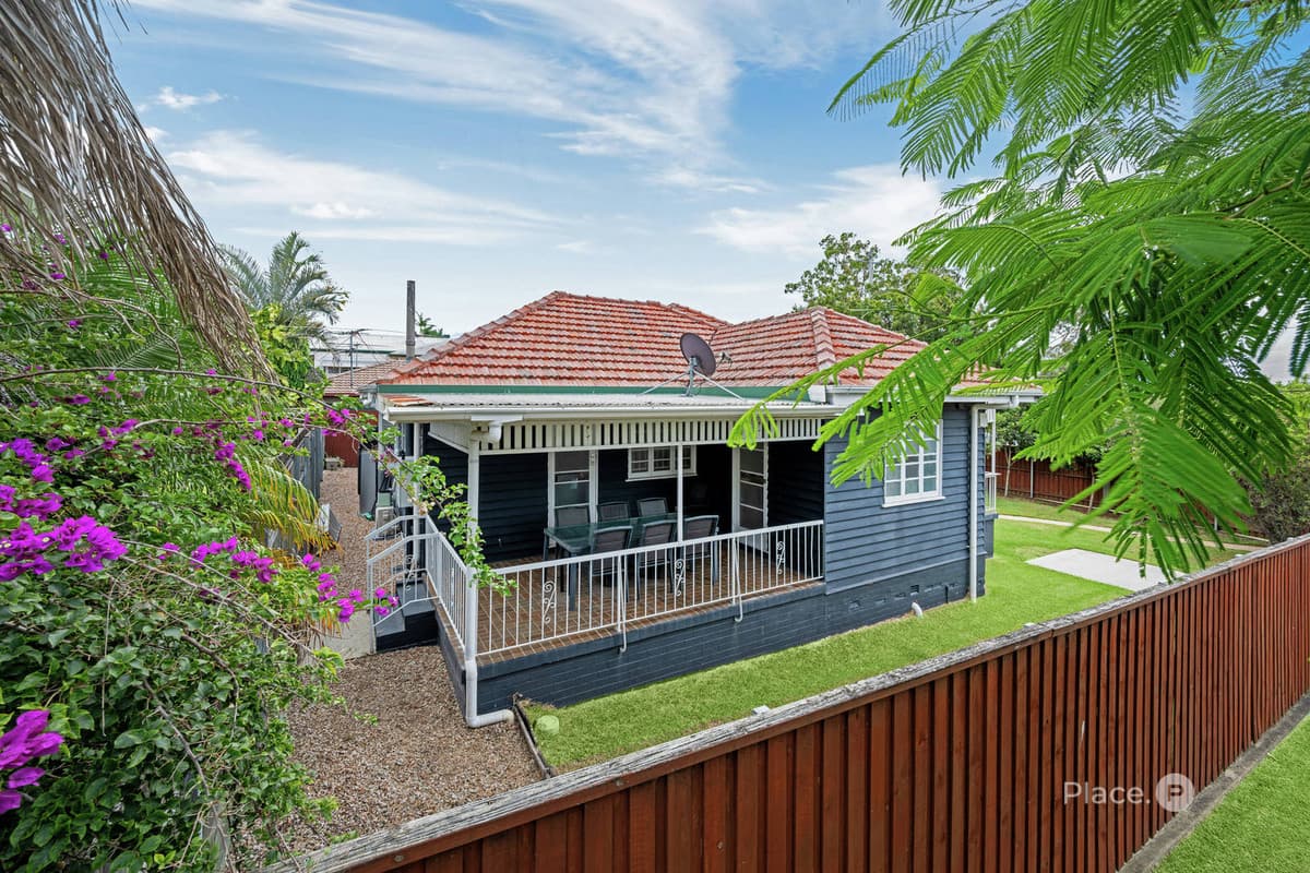 879 Wynnum Road, Cannon Hill, Cannon Hill — photo 1 of 5