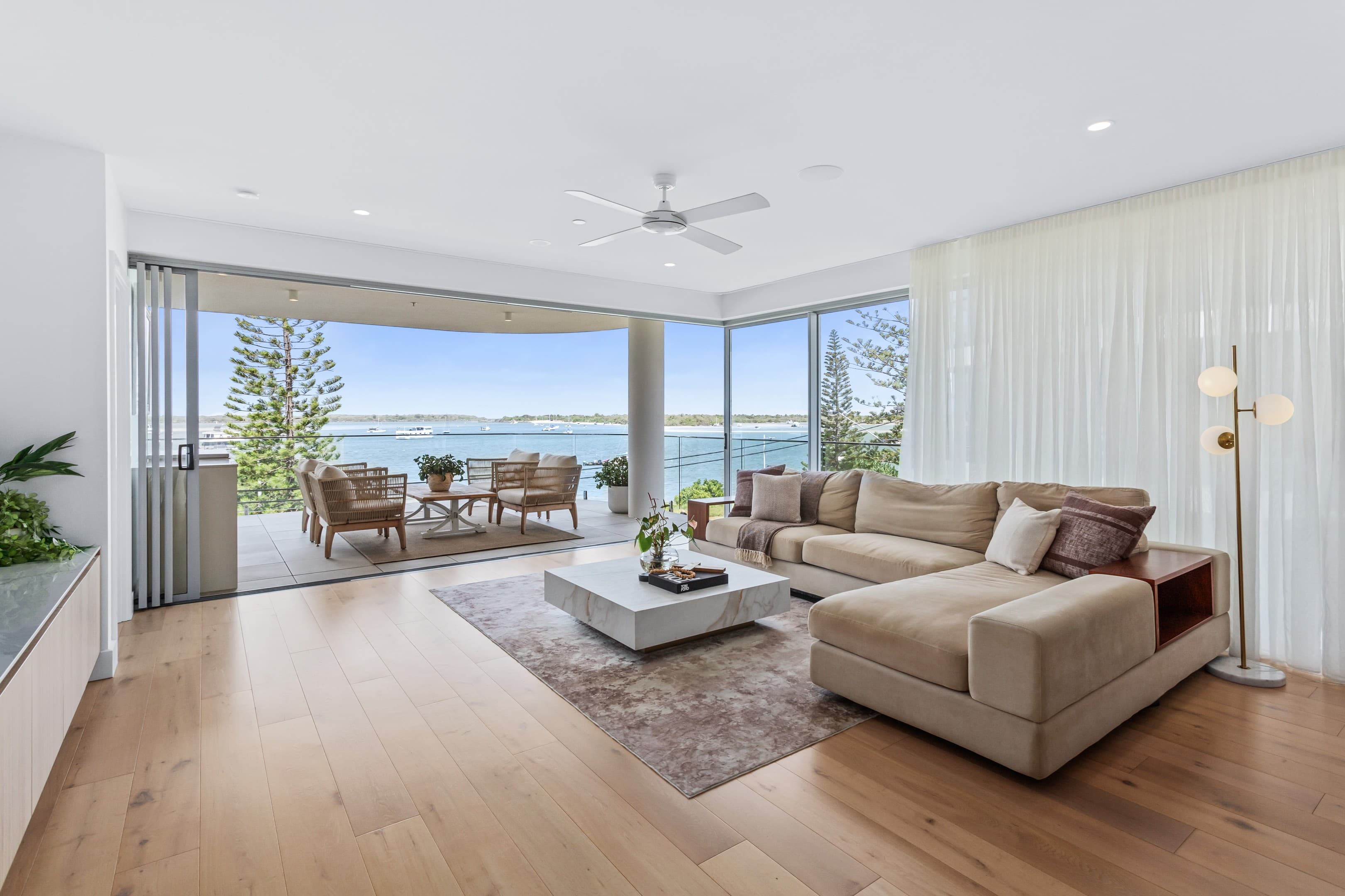 2/536 Marine Parade, Biggera Waters - Image 1