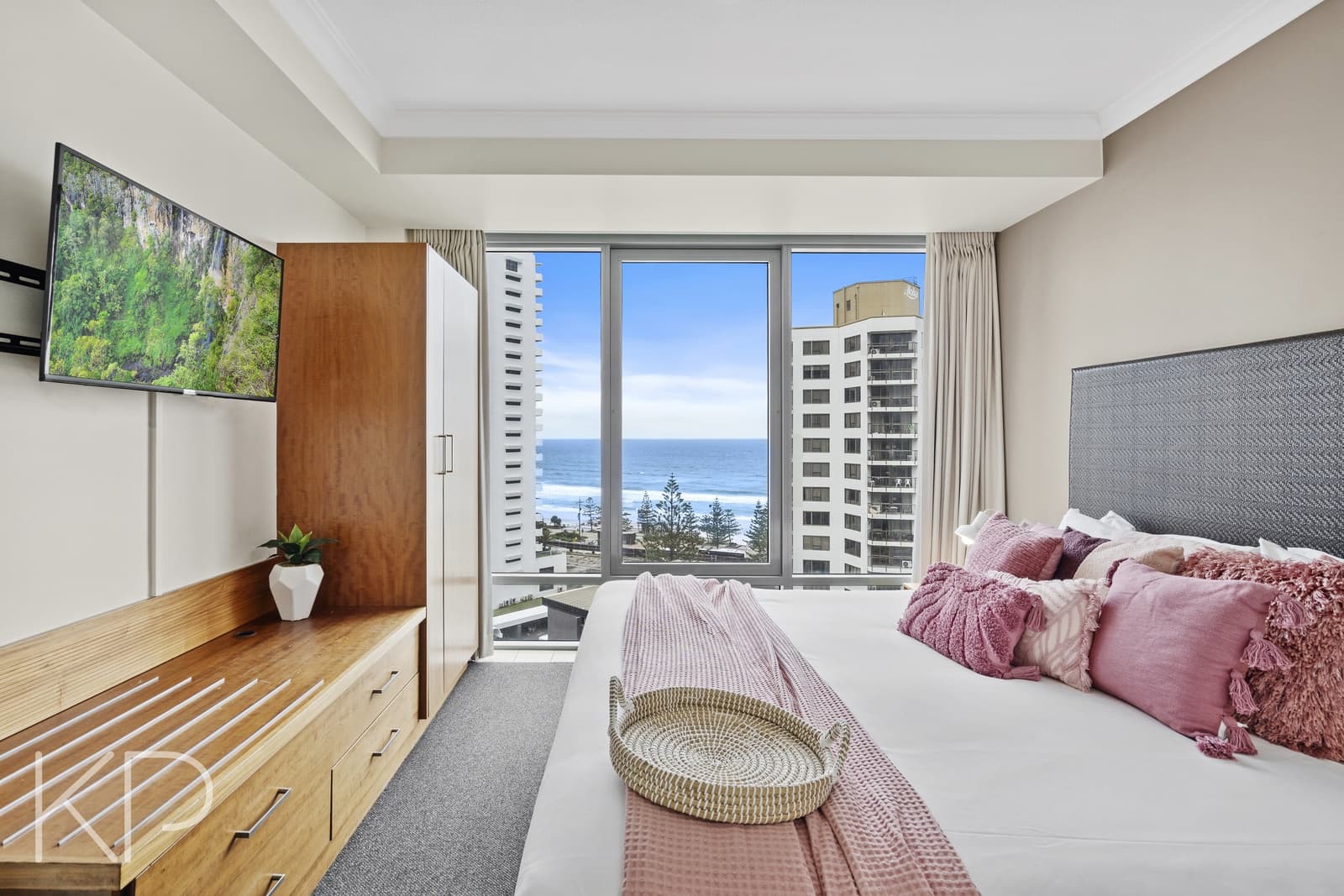 907 & 908/25 Laycock Street, Surfers Paradise, Surfers Paradise — photo 1 of 5