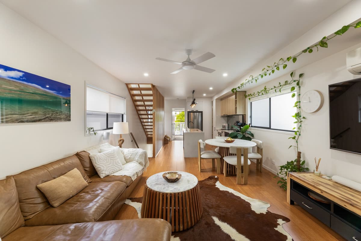 44 Sixth Avenue, Coorparoo, Coorparoo — photo 1 of 5