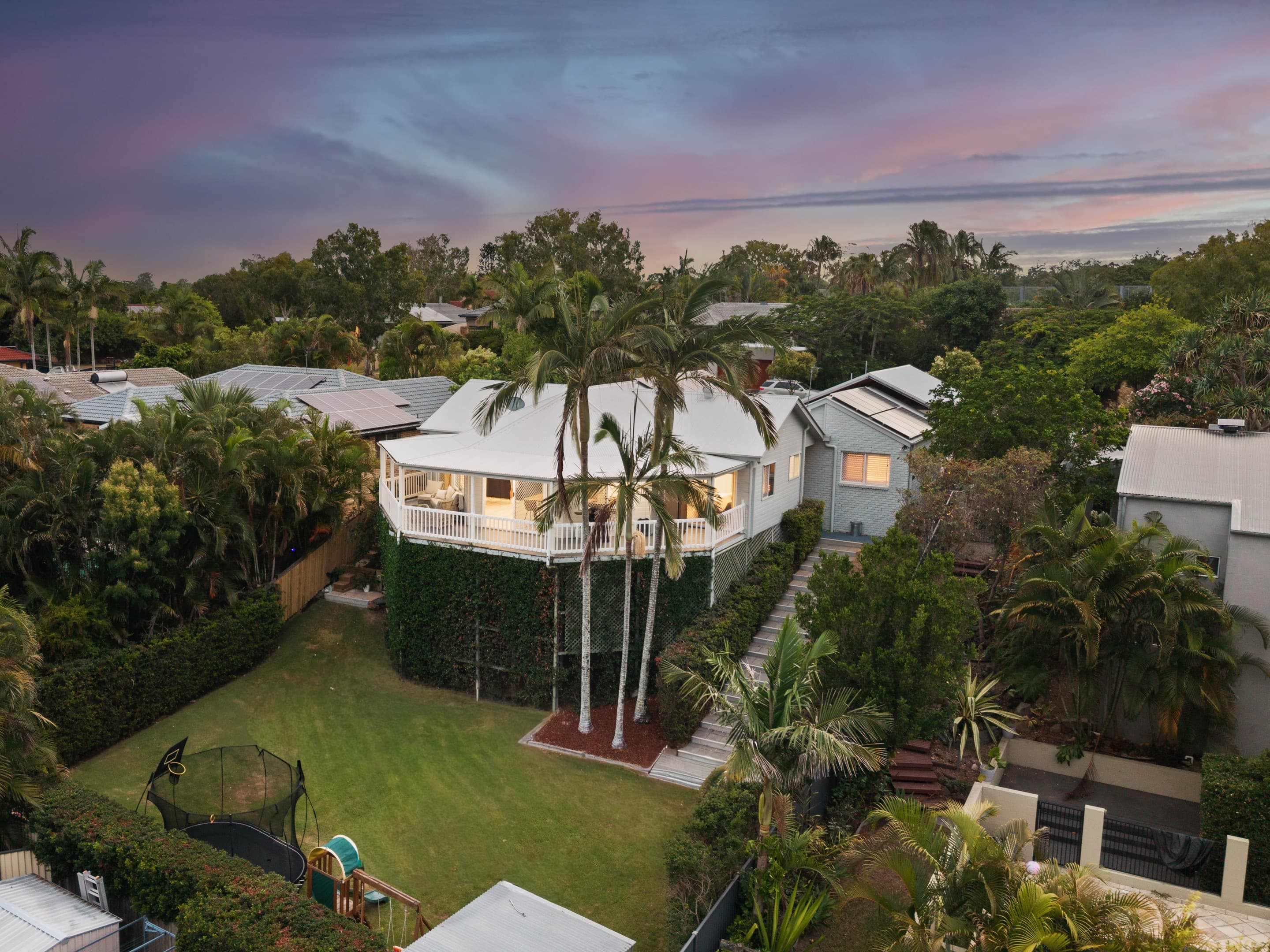 16 Monterey Keys Drive, Helensvale — photo 1 of 5
