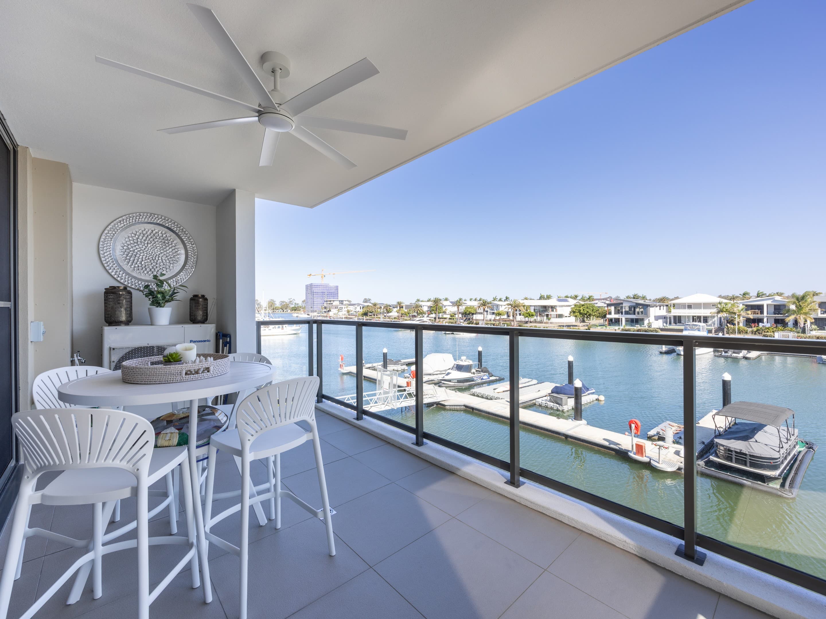 114/37 Sickle Avenue, Hope Island - Image 1