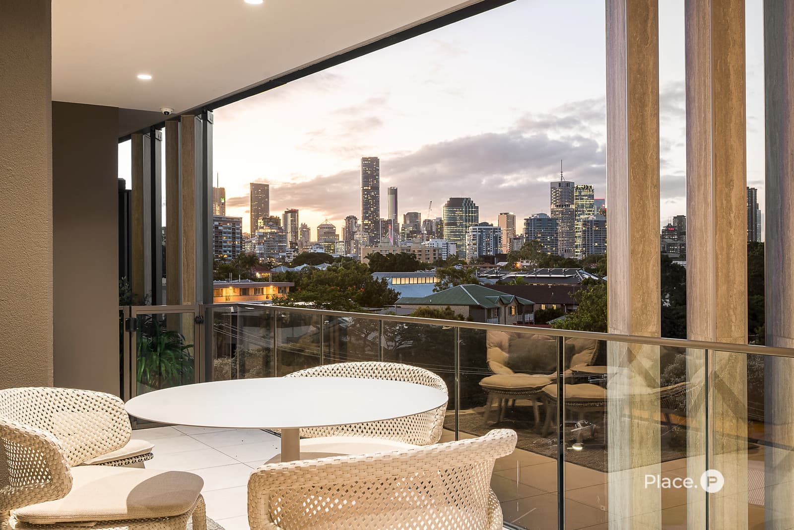 31/80 Oxlade Drive, New Farm - Image 1