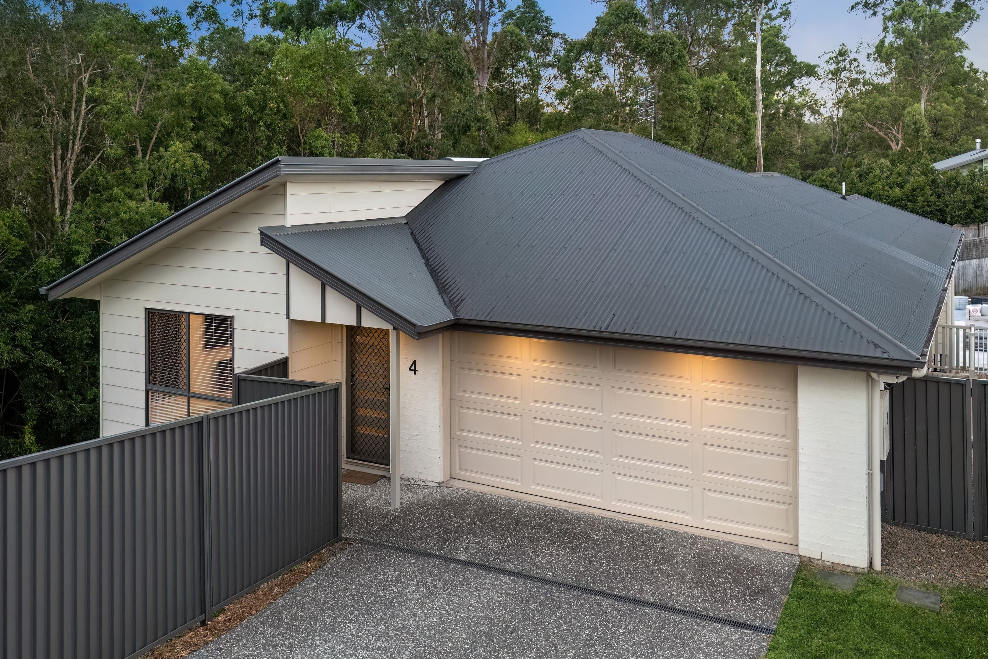 4 Murphys Lane, Oxenford, Oxenford — photo 1 of 5