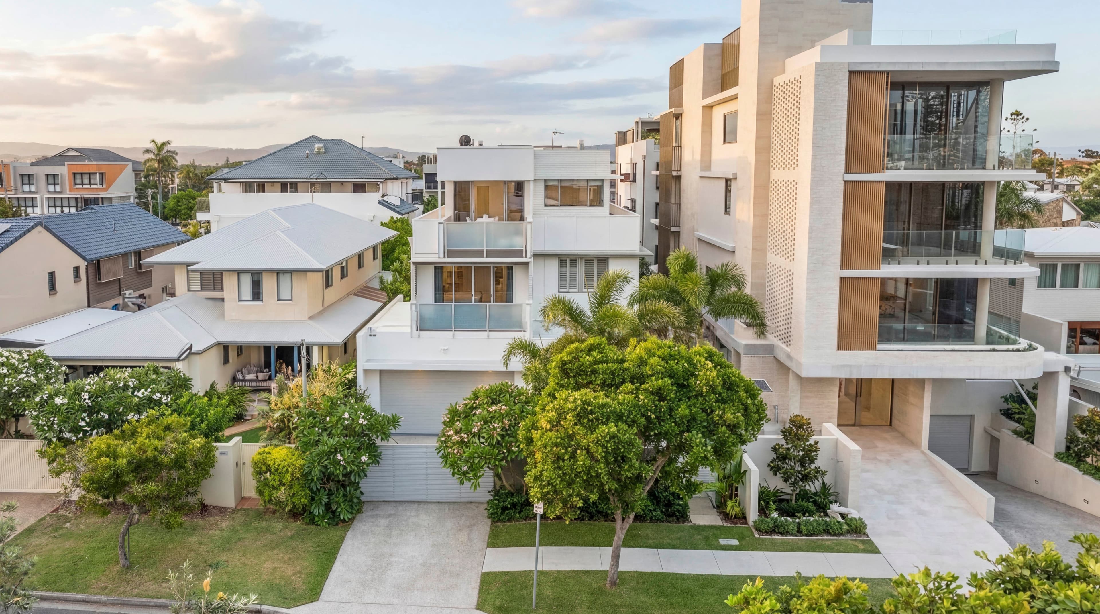 114 Seagull Avenue, Mermaid Beach, Mermaid Beach — photo 1 of 5