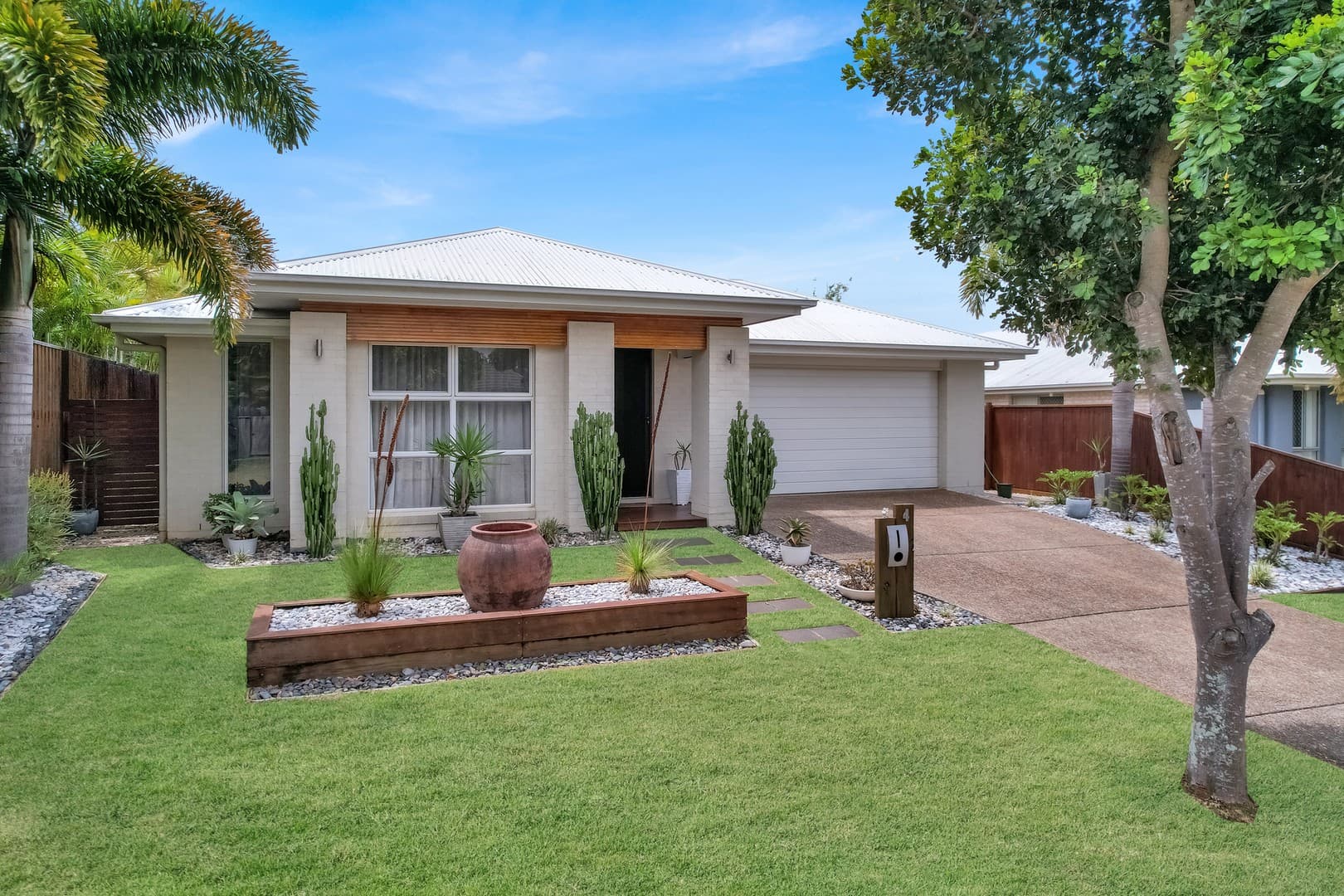 4 Bokhara Street, Thornlands, Thornlands — photo 1 of 5