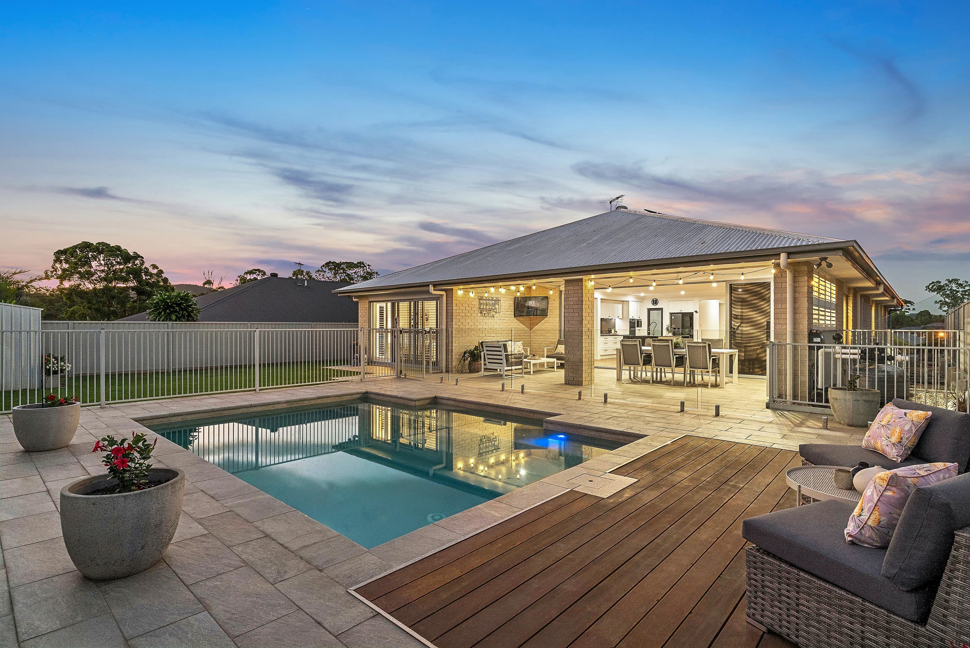 86 Kingfisher Drive, Upper Kedron, Upper Kedron — photo 1 of 5