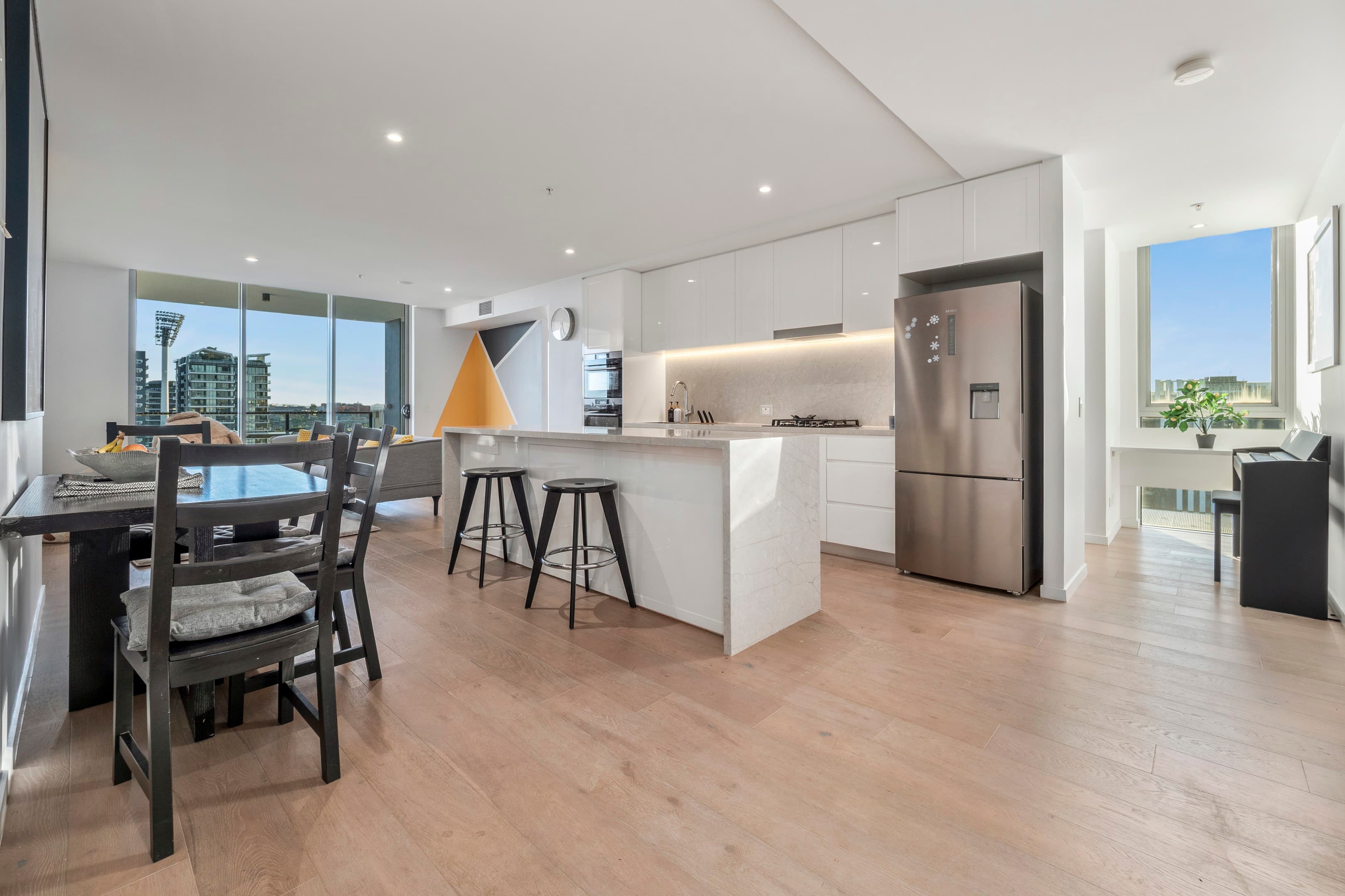 1601/95 Linton Street, Kangaroo Point - Image 1