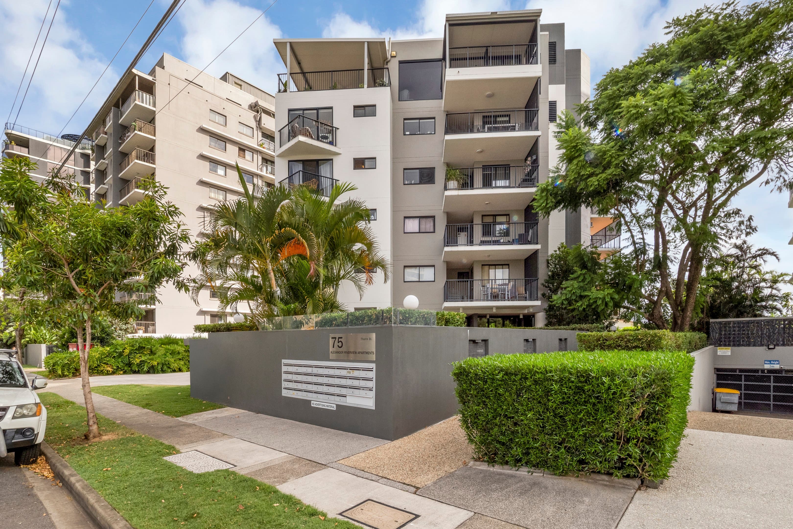 1/75 Thorn Street, Kangaroo Point - Image 1
