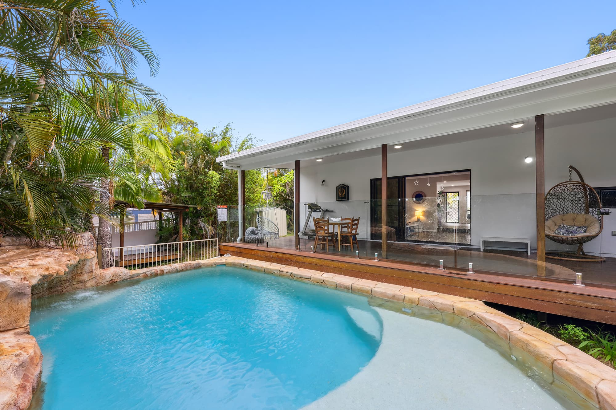 18 Navajo Road, Mudgeeraba — photo 1 of 5