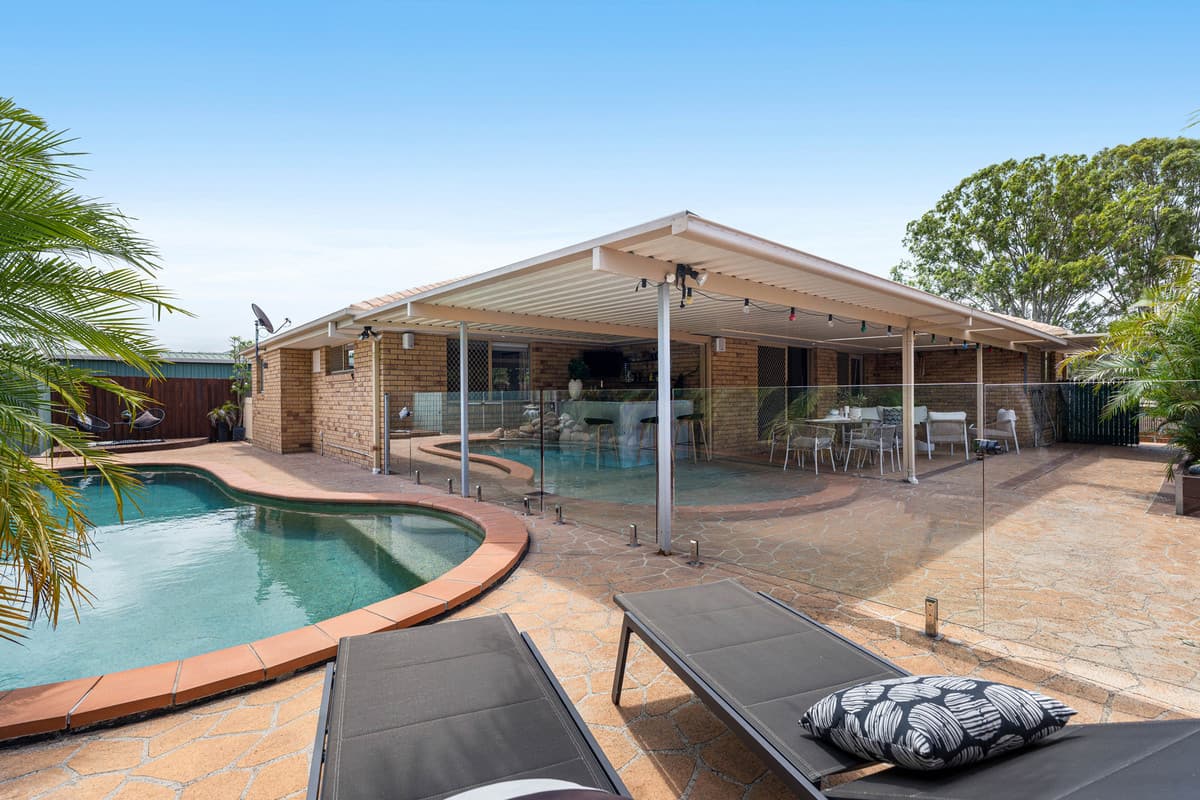 73 Collingwood Road, Birkdale, Birkdale — photo 1 of 5