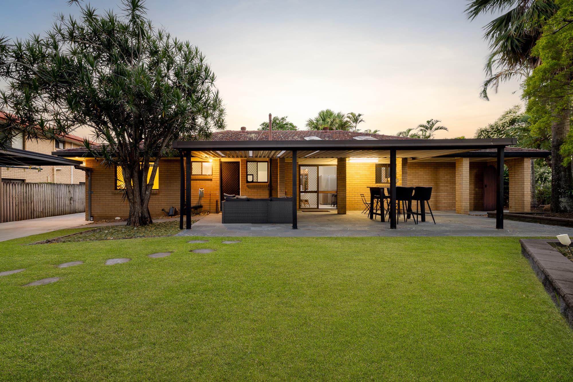 21 Banwell Crescent, Carindale, Carindale — photo 1 of 5