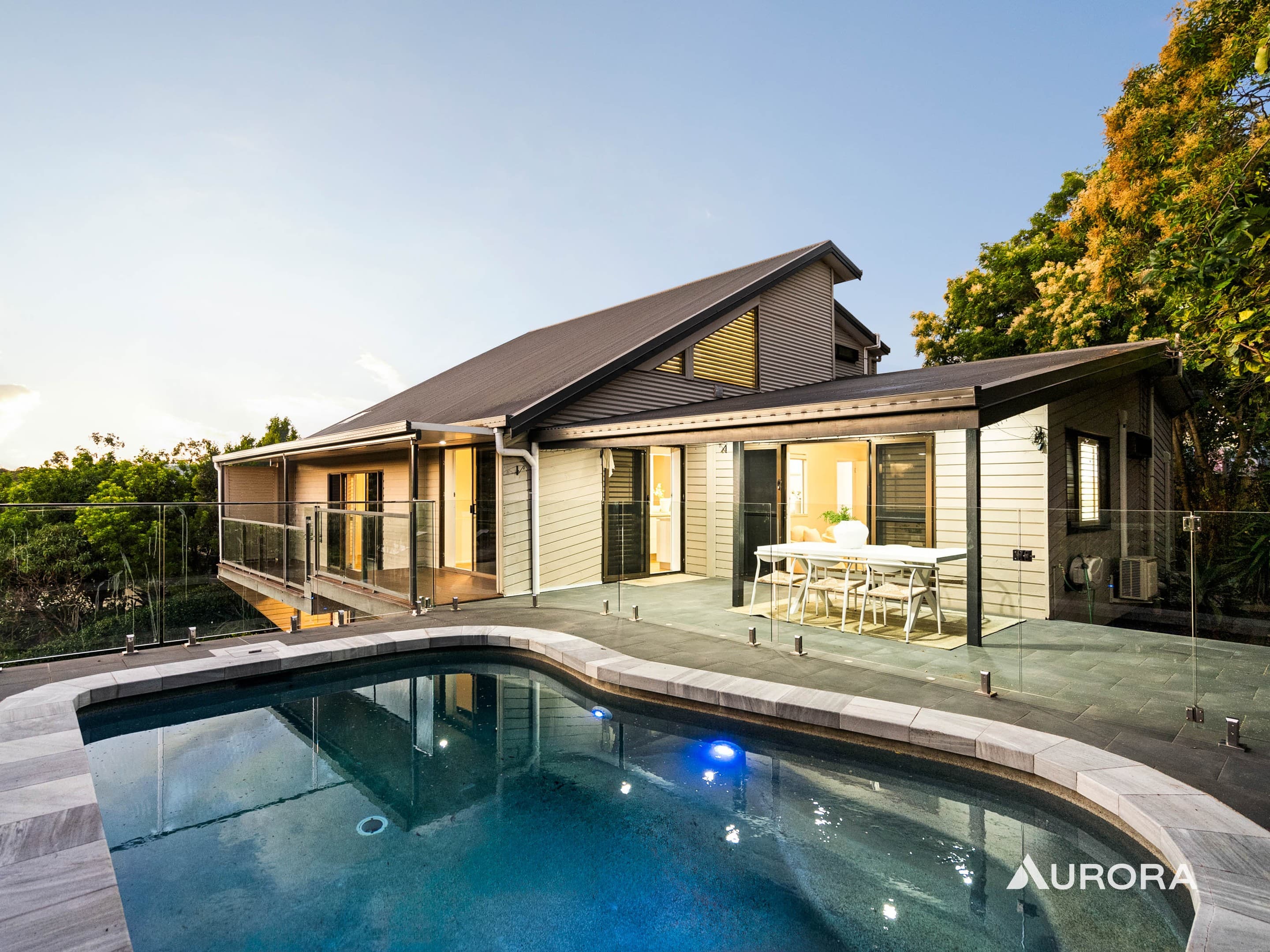 5 Beardsley Place, Carina, Carina — photo 1 of 5