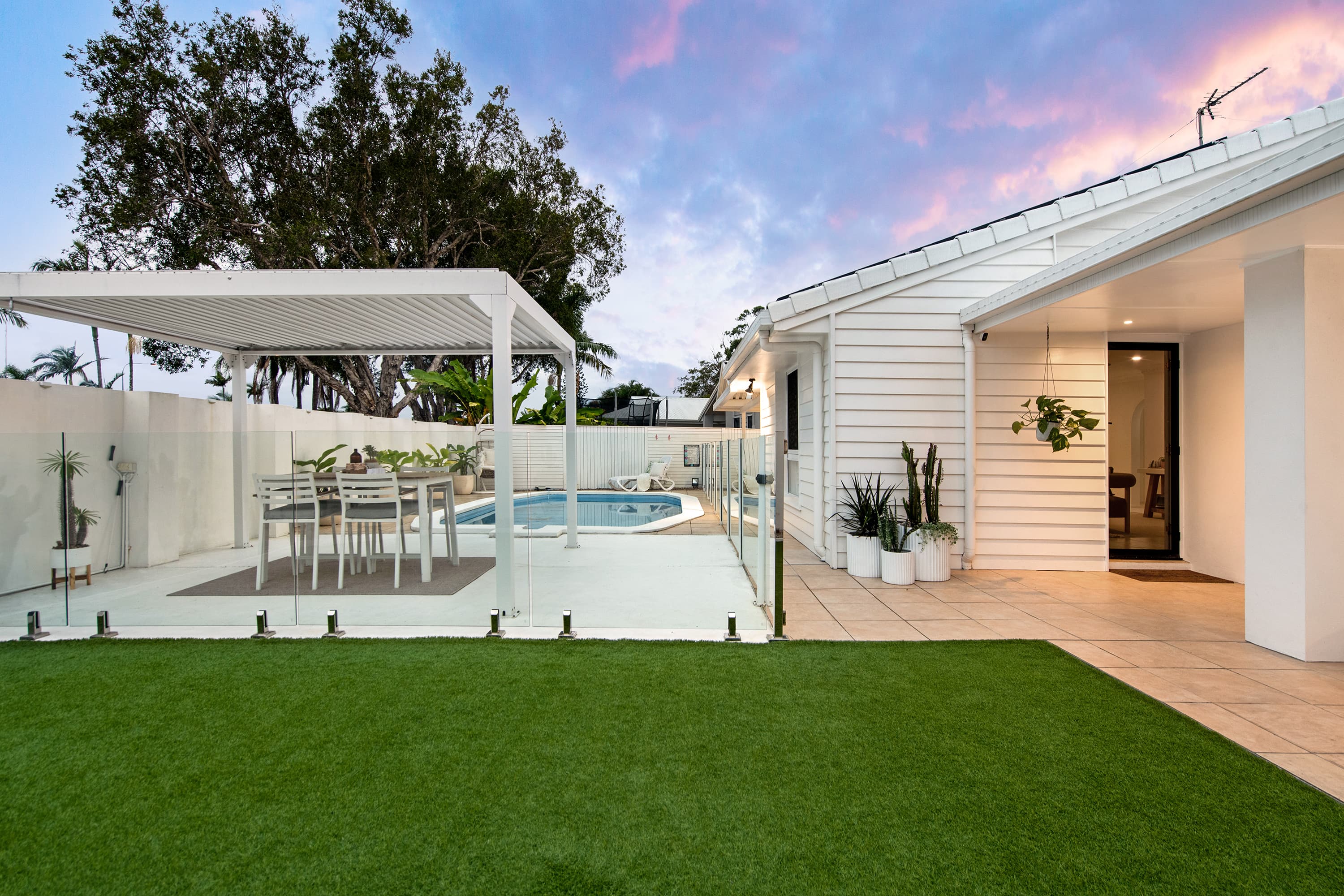 6 Barrier Reef Drive, Mermaid Waters, Mermaid Waters sold property photo