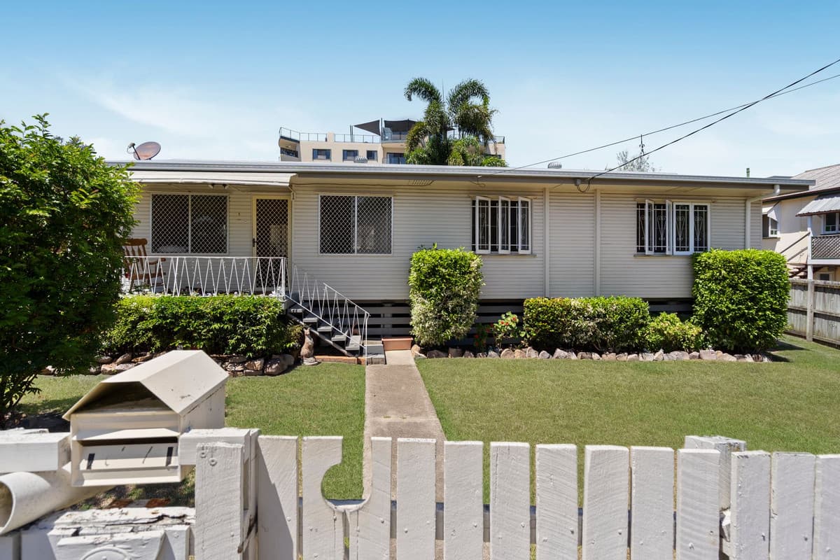 1 Henry Street, Redcliffe, Redcliffe — photo 1 of 5