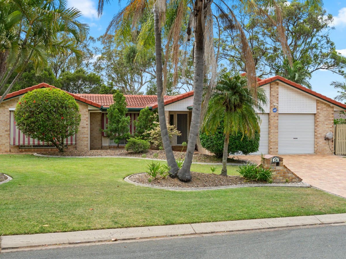 24 Casuarina Crescent, Calamvale - Image 1