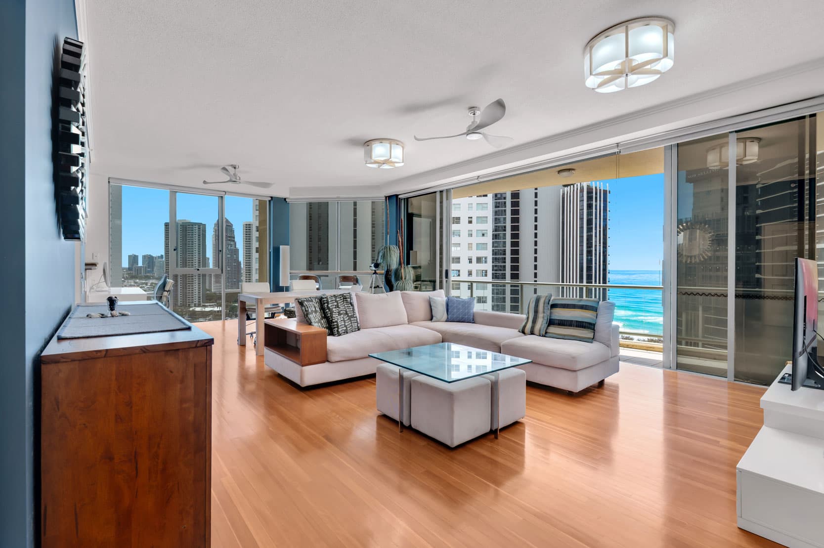 1702/3400 Surfers Paradise Boulevard, Surfers Paradise - Image 1