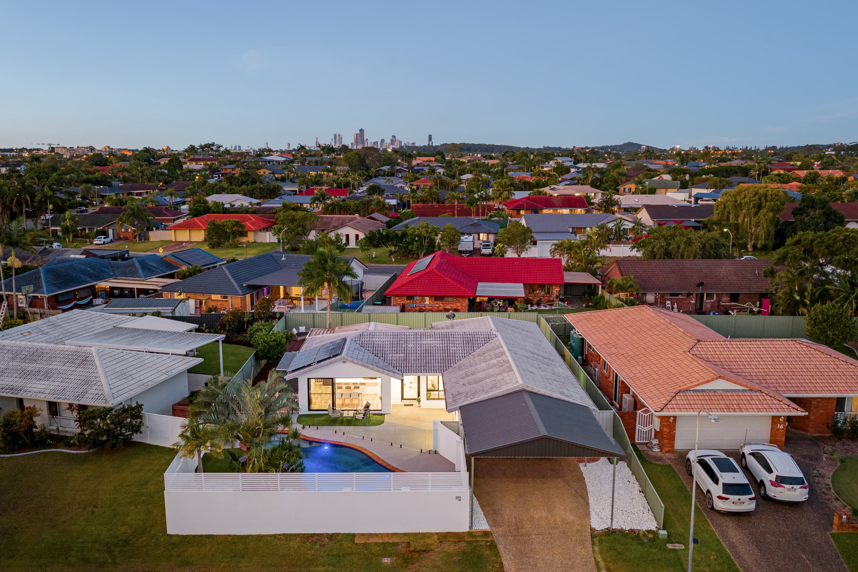 14 Whipbird Court, Burleigh Waters - Image 1