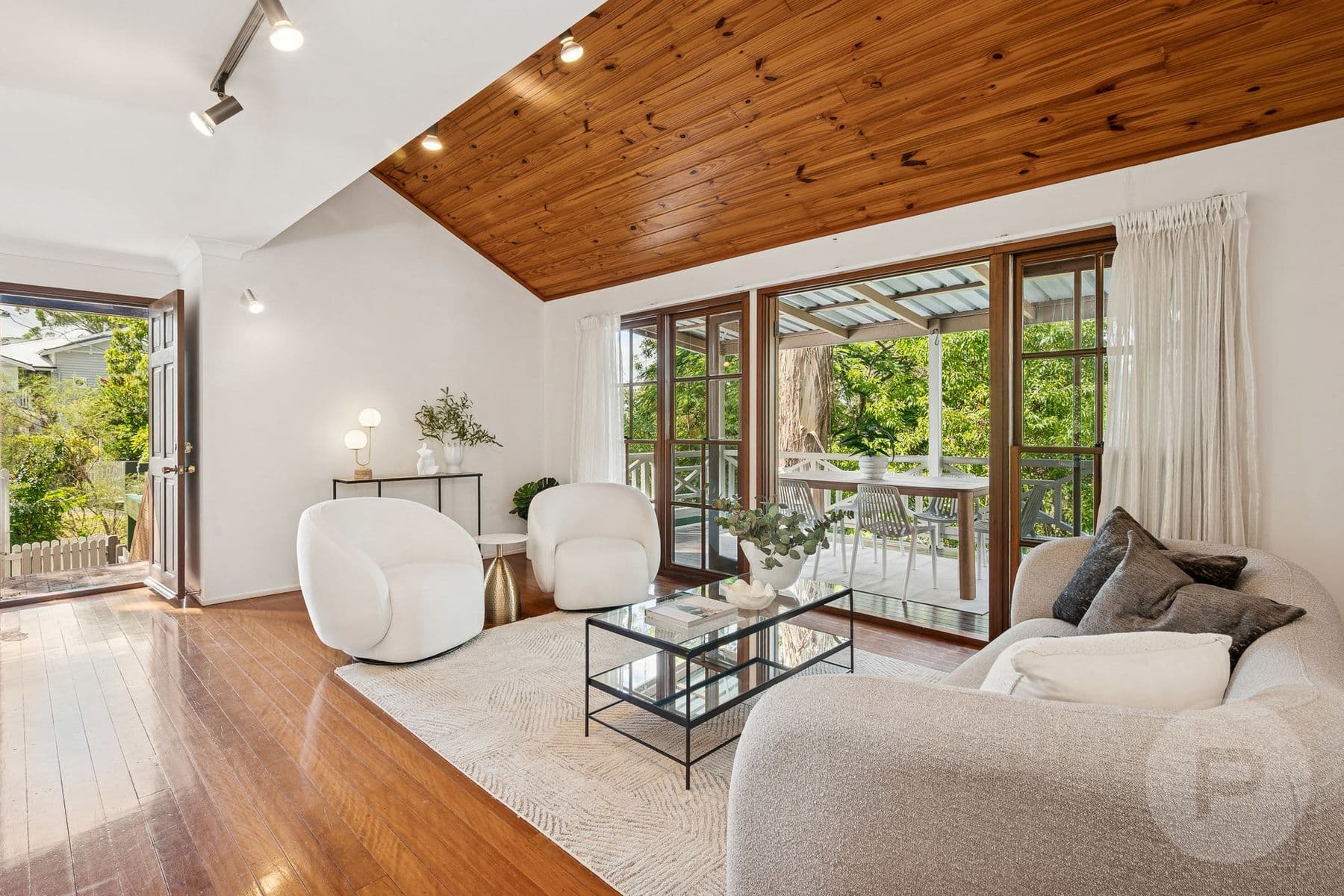 4 Angus Street, Bardon, Bardon — photo 1 of 5