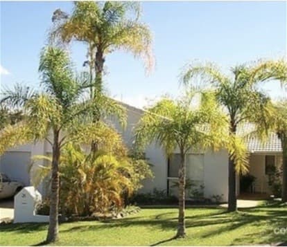 26 Ballyliffen Crt, Robina — photo 1 of 5