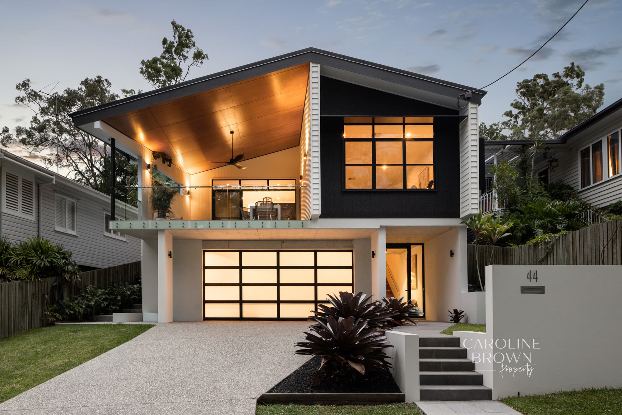 44 Barnett Road, Bardon — photo 1 of 5