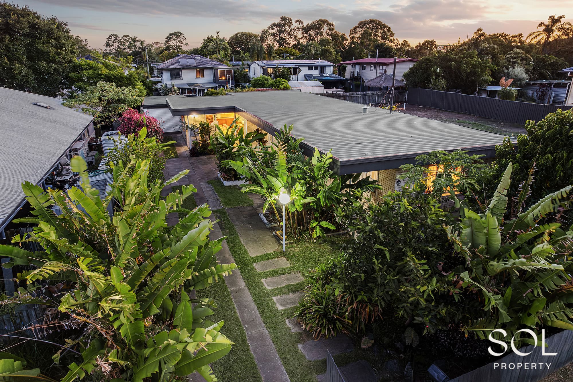 16 Depot Road, Deagon — photo 1 of 5