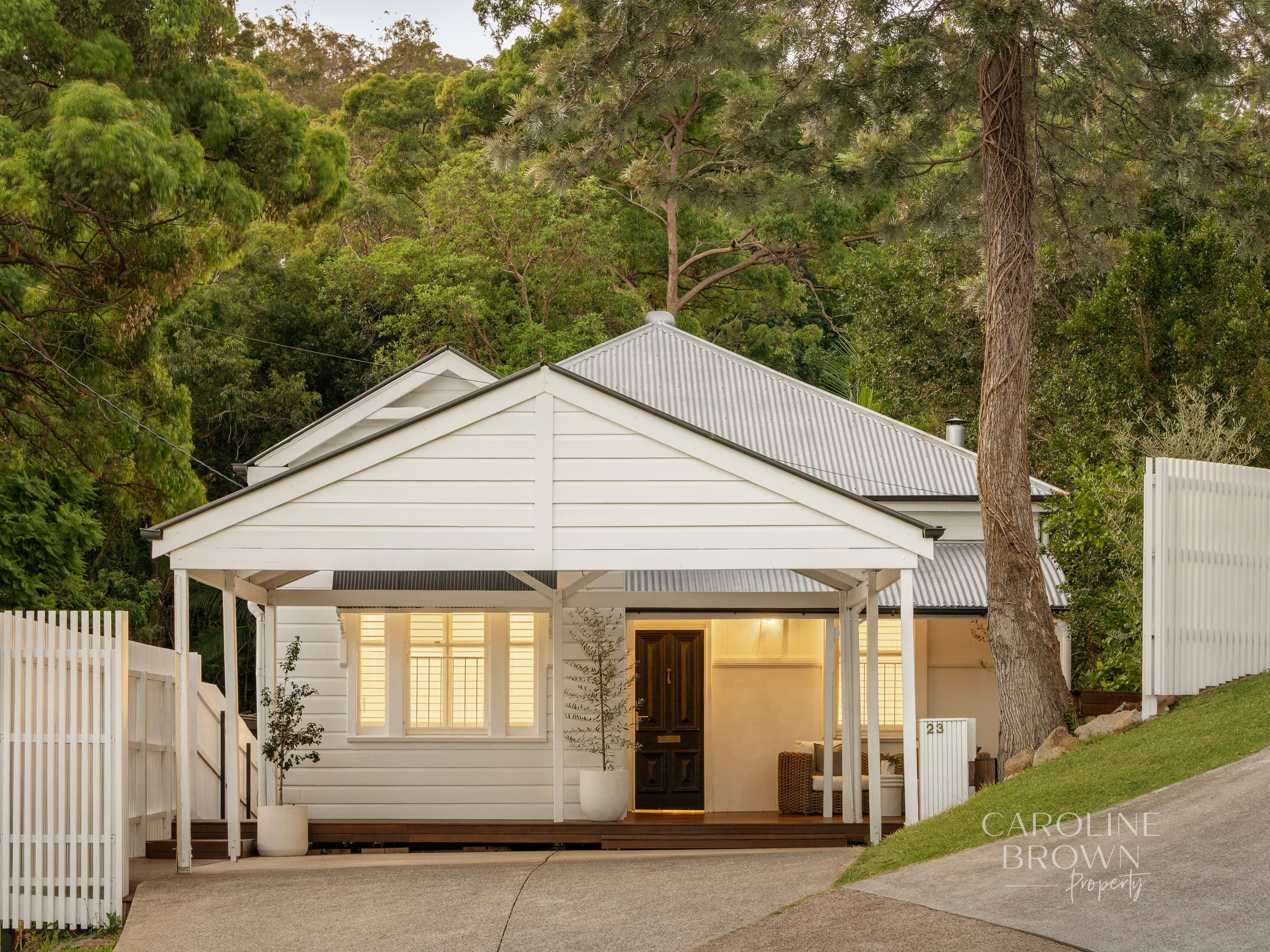 23 Vista Street, Bardon - Image 1