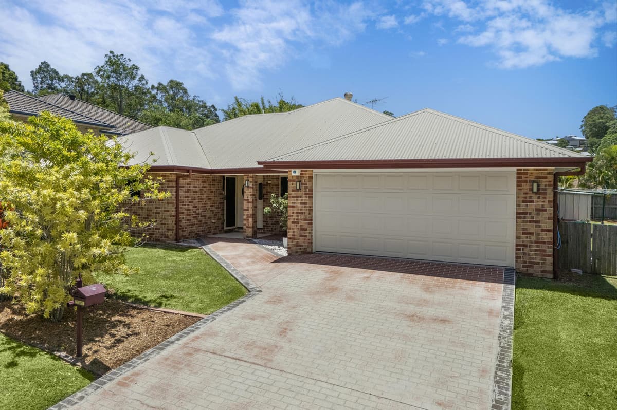 4 Starina Court, Eatons Hill, Eatons Hill — photo 1 of 5