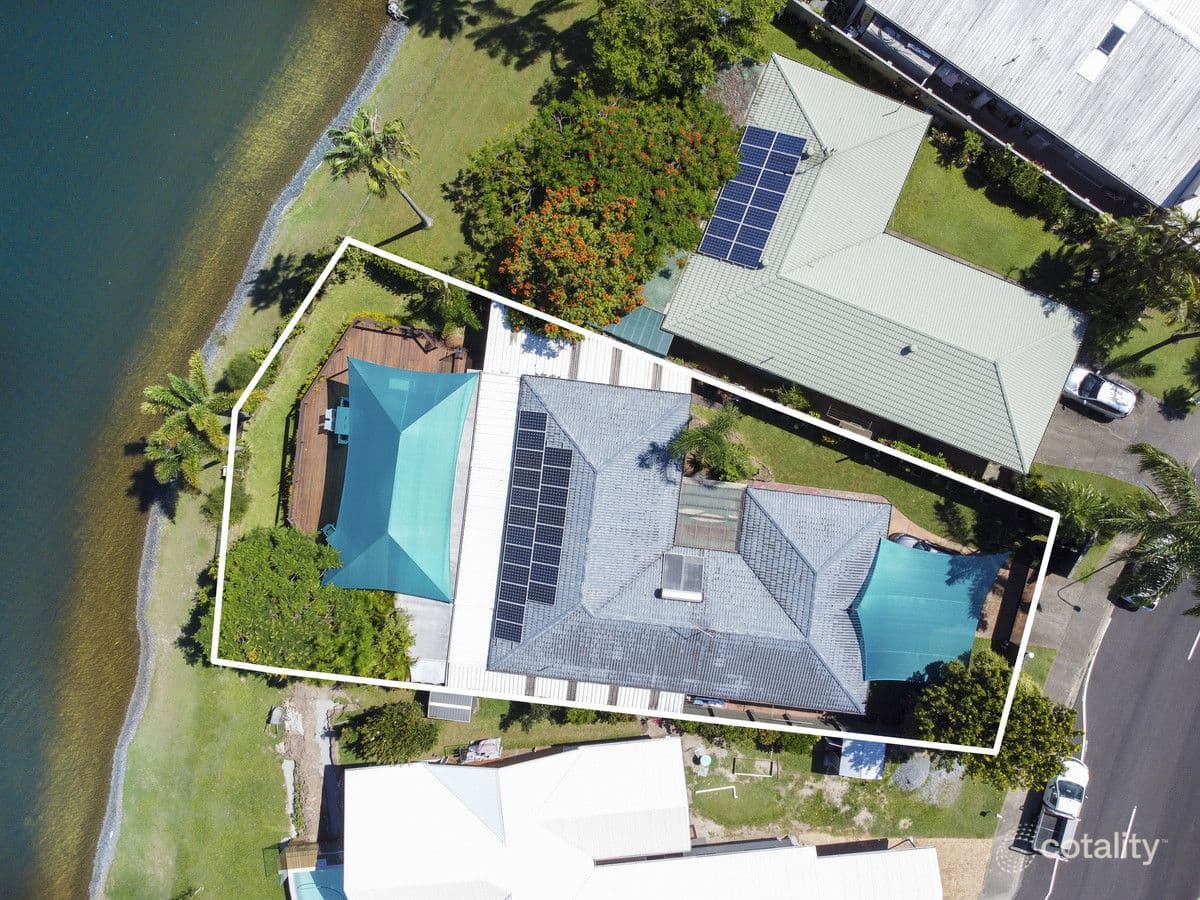 196 Acanthus Avenue, Burleigh Waters — photo 1 of 5