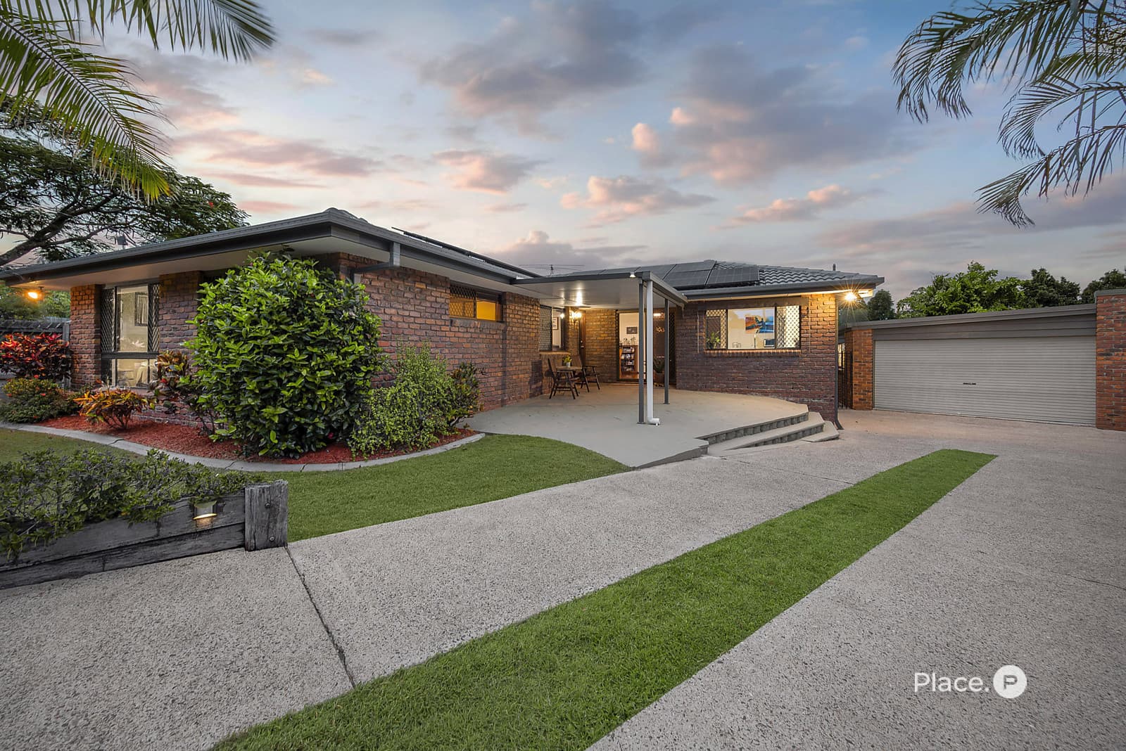 4 Charmaine Court, Albany Creek, Albany Creek — photo 1 of 5
