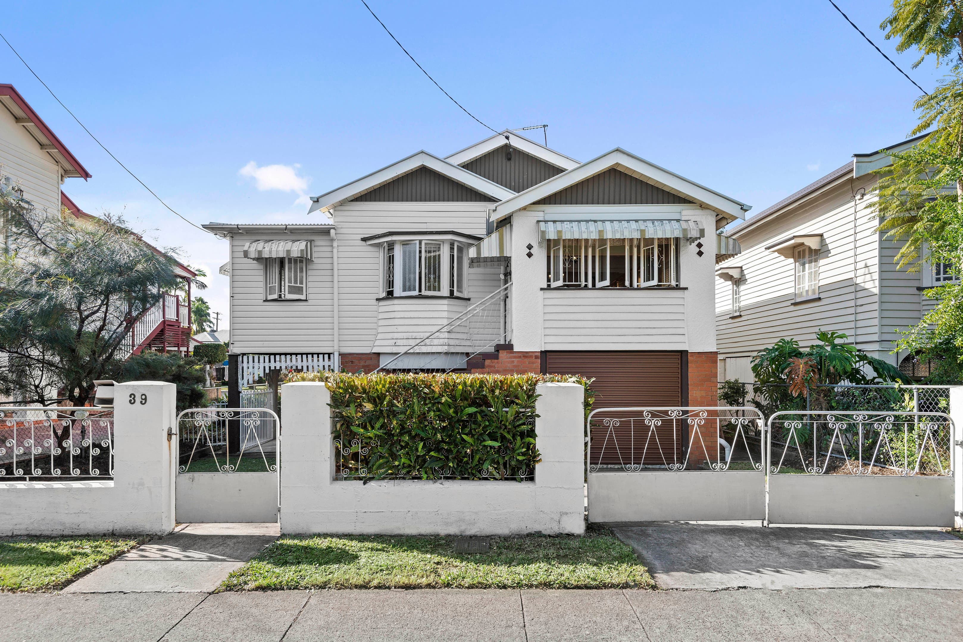 39 Hill End Terrace, West End - Image 1