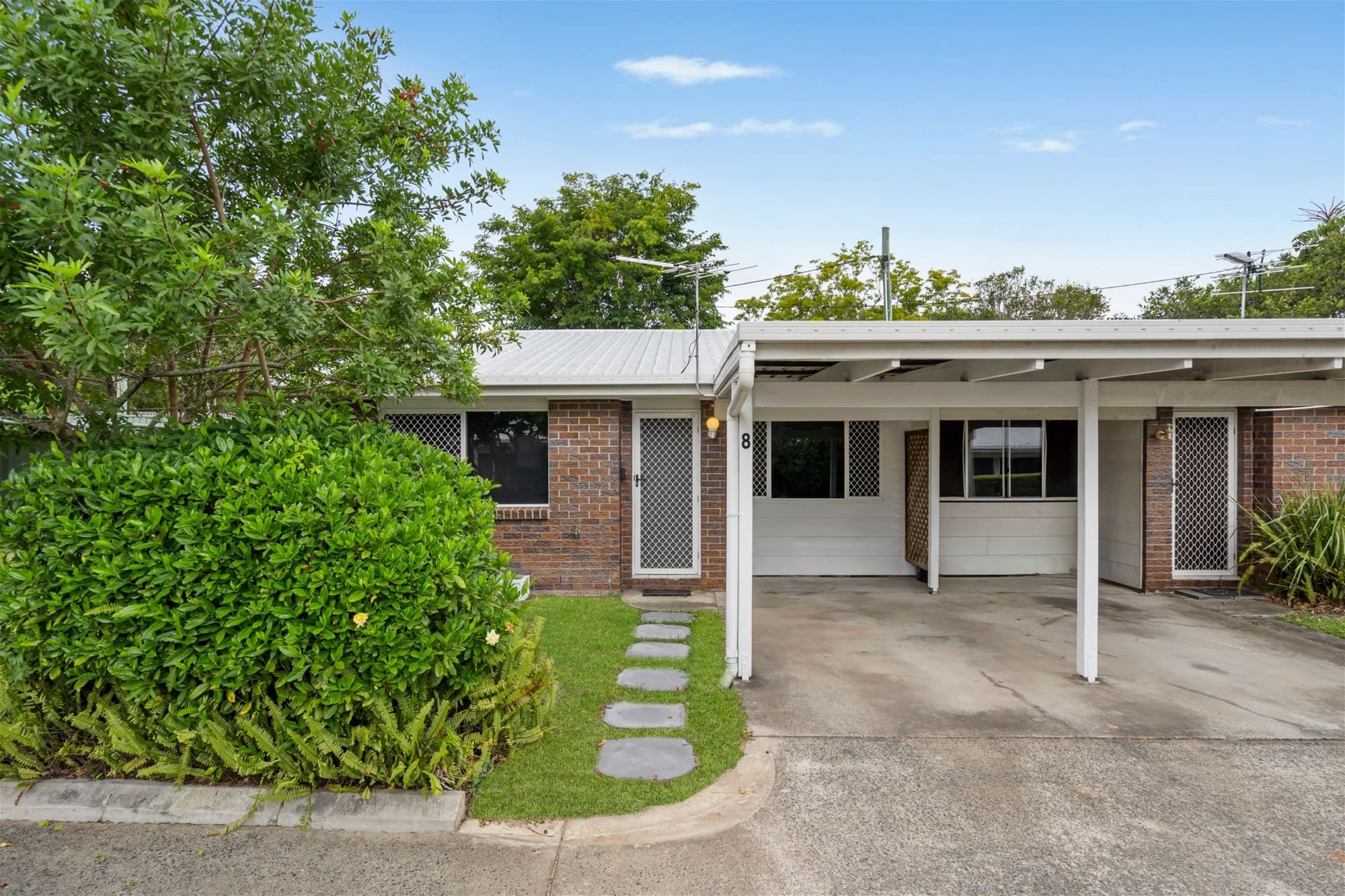 8/11 Monash Road, Loganlea, Loganlea — photo 1 of 5