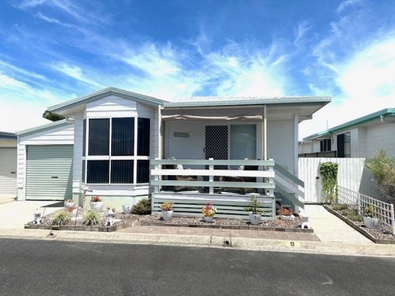 008/22 Hansford Road, Coombabah - Image 1